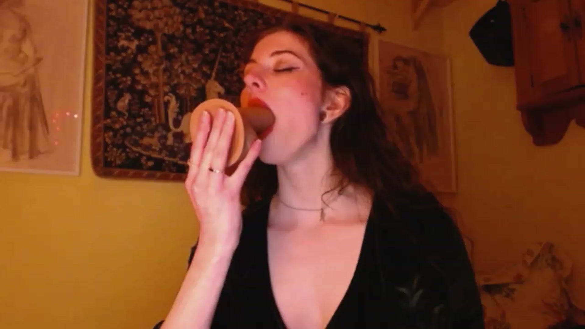 Gallery image thumbnail from viola__'s myfreecams stream on, 01/31/2023, 22:35 image 9 of 20