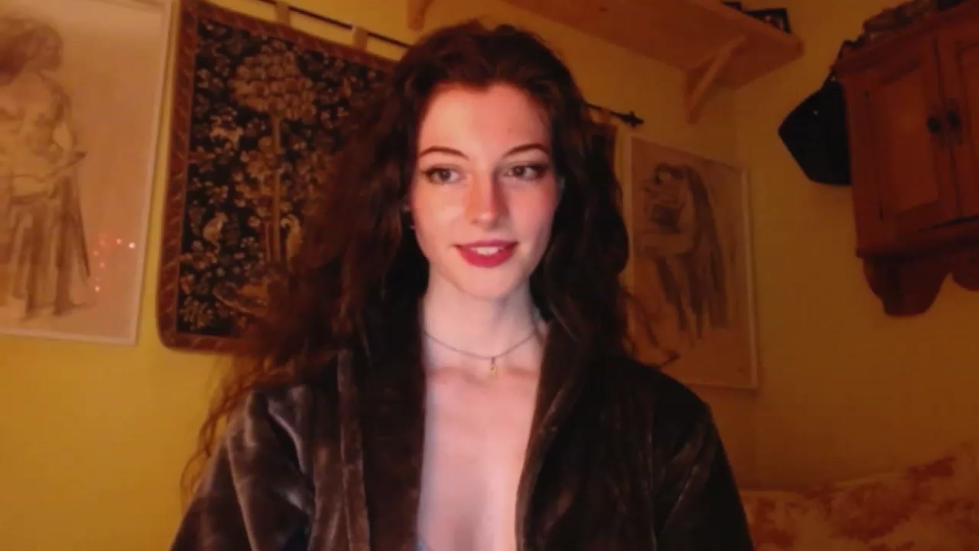 Gallery image thumbnail from viola__'s myfreecams stream on, 02/01/2023, 22:16 image 3 of 20