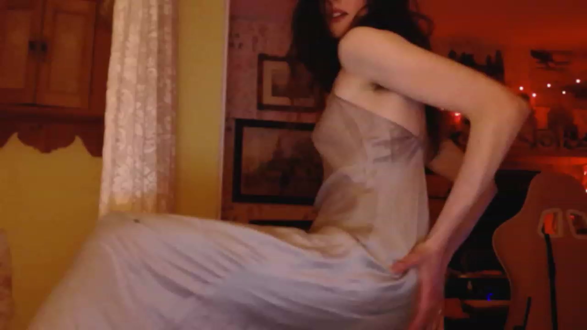 Gallery image thumbnail from viola__'s myfreecams stream on, 02/01/2023, 22:16 image 8 of 20