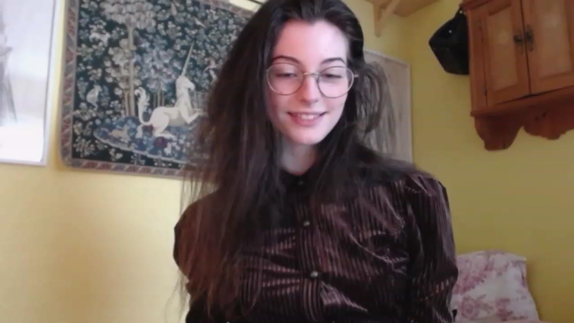 Gallery image thumbnail from viola__'s myfreecams stream on, 02/03/2023, 14:37 image 6 of 20