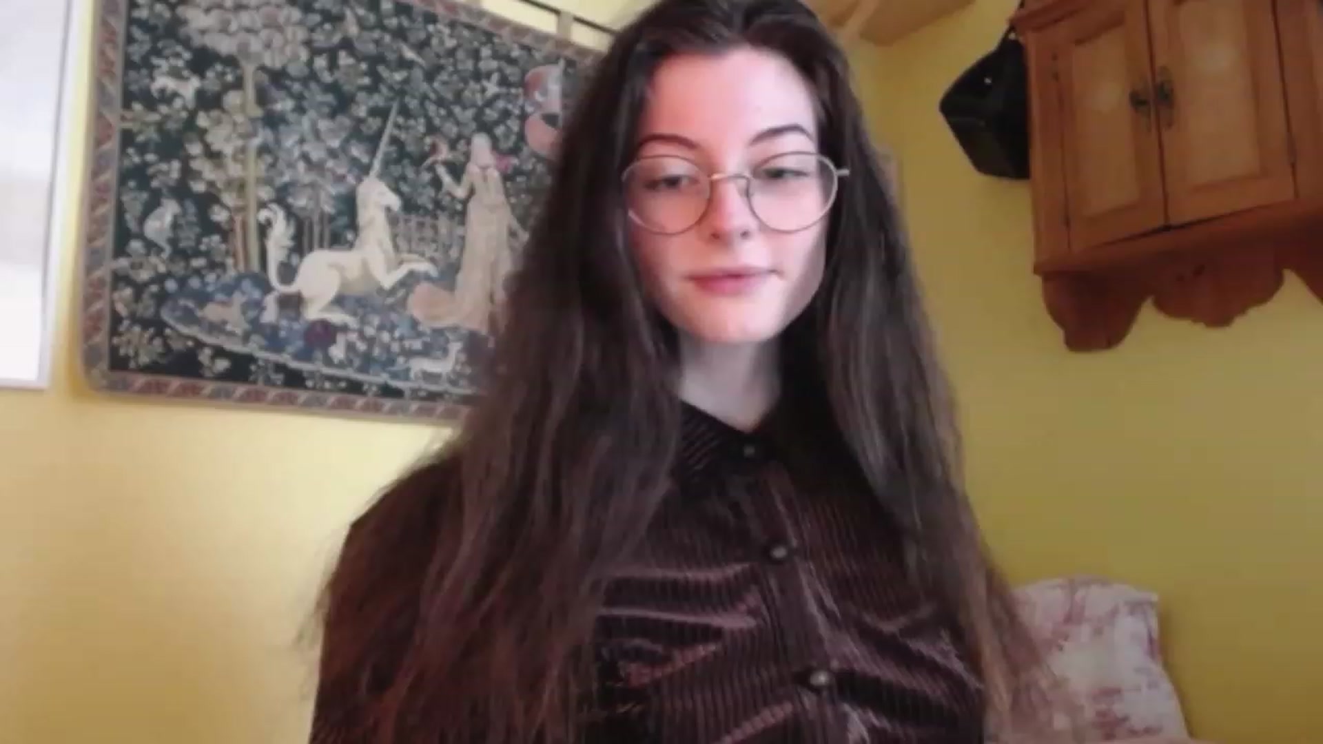 Gallery image thumbnail from viola__'s myfreecams stream on, 02/03/2023, 14:37 image 2 of 20