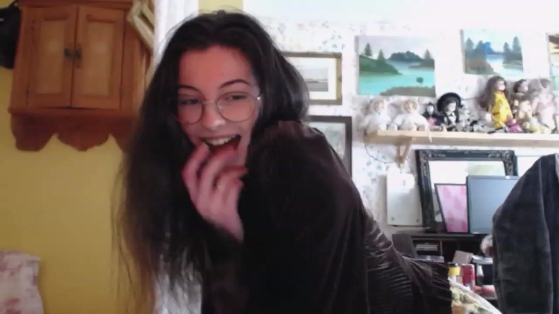 Gallery image thumbnail from viola__'s myfreecams stream on, 02/03/2023, 14:37 image 1 of 20