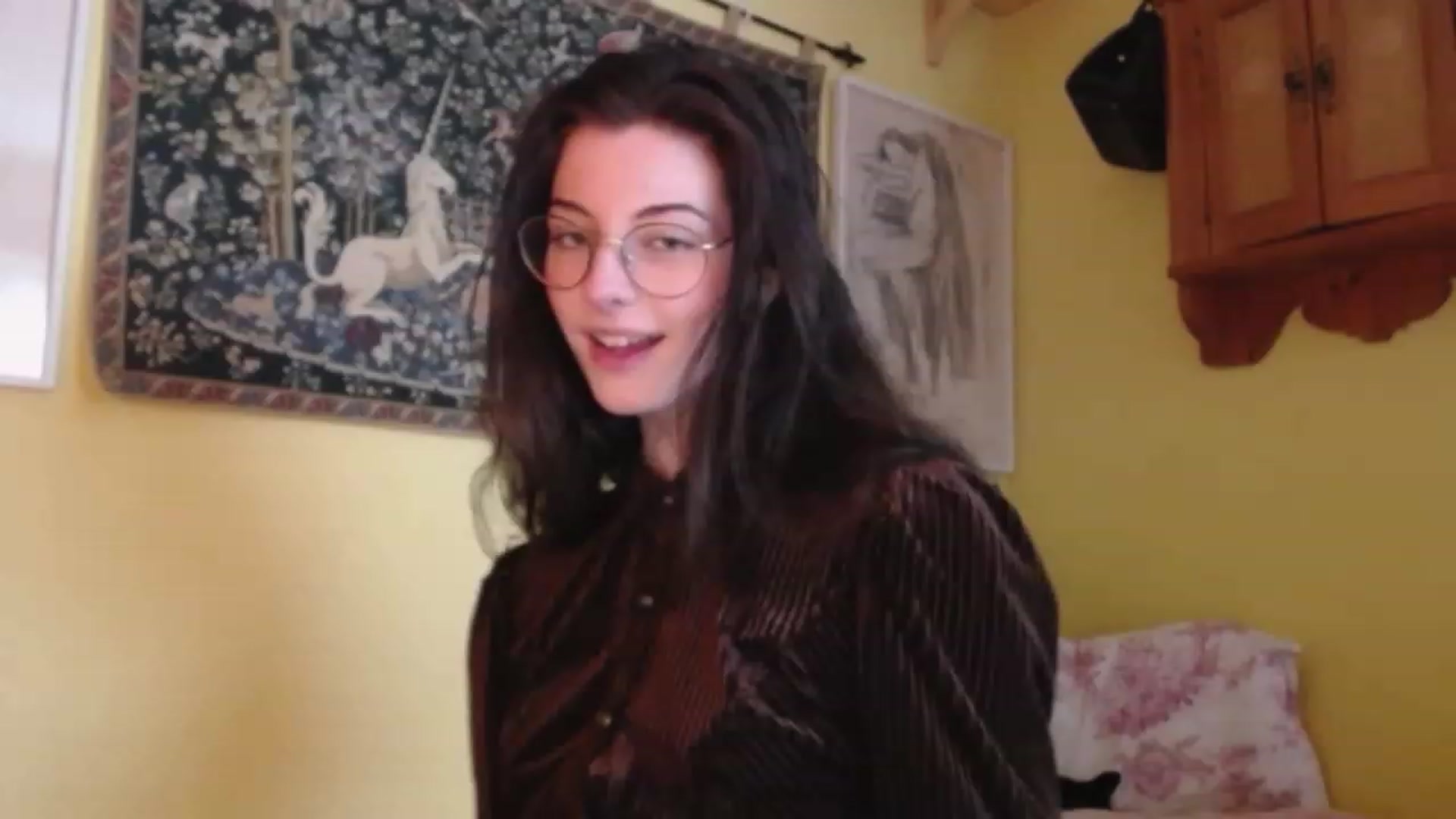 Gallery image thumbnail from viola__'s myfreecams stream on, 02/03/2023, 15:34 image 19 of 20