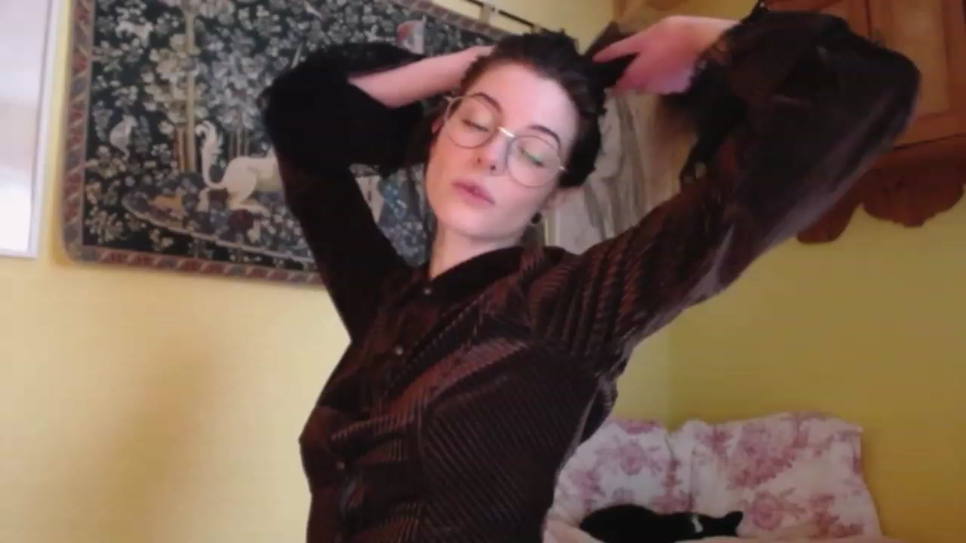 Gallery image thumbnail from viola__'s myfreecams stream on, 02/03/2023, 15:34 image 17 of 20