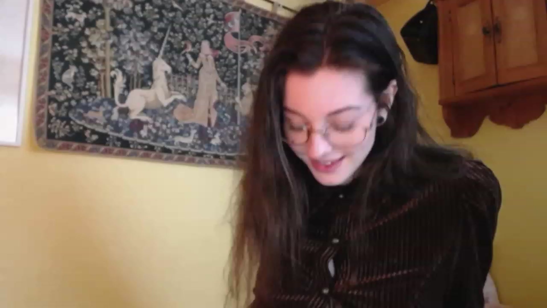 Gallery image thumbnail from viola__'s myfreecams stream on, 02/03/2023, 15:34 image 13 of 20