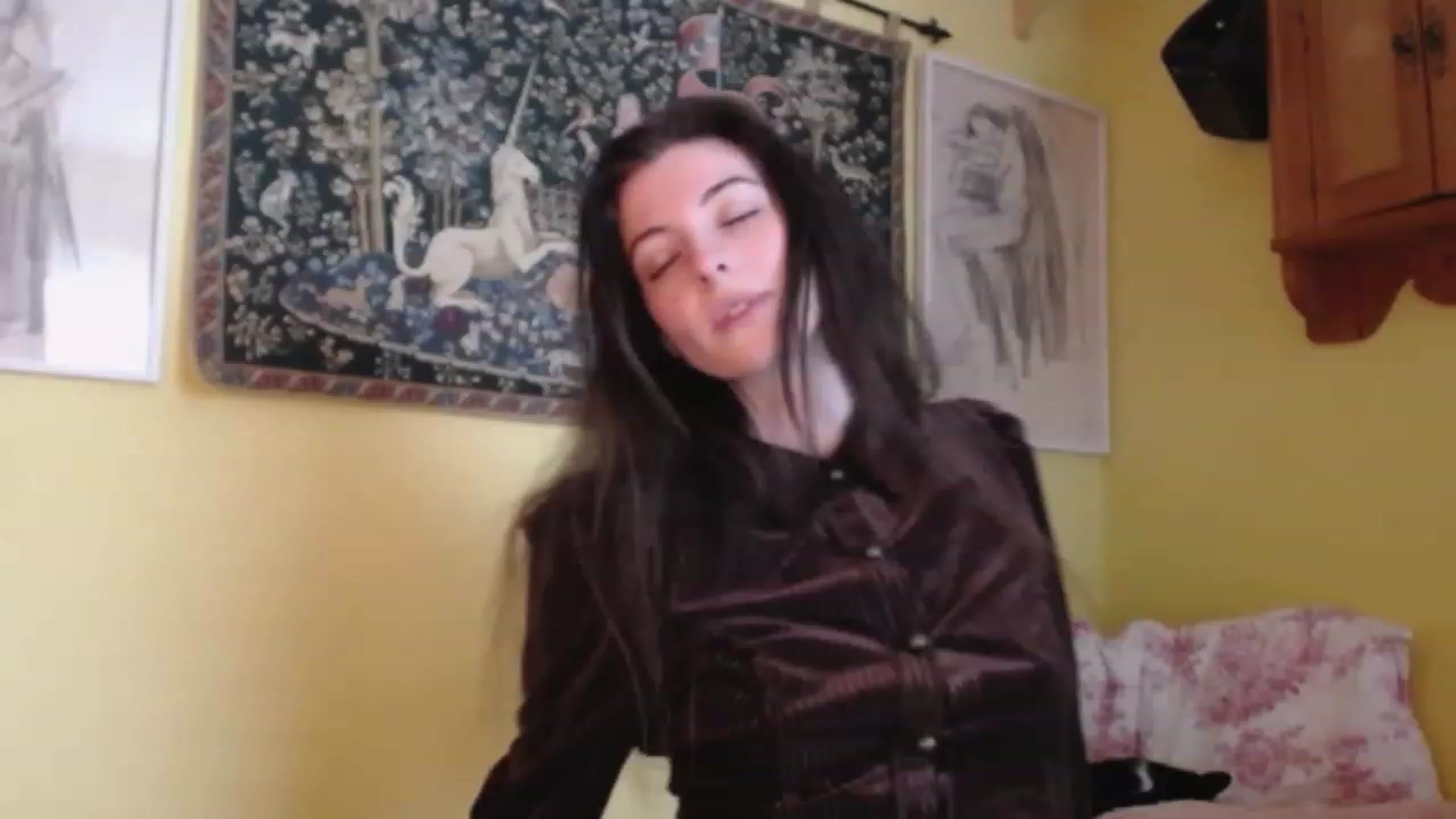 Gallery image thumbnail from viola__'s myfreecams stream on, 02/03/2023, 15:34 image 6 of 20