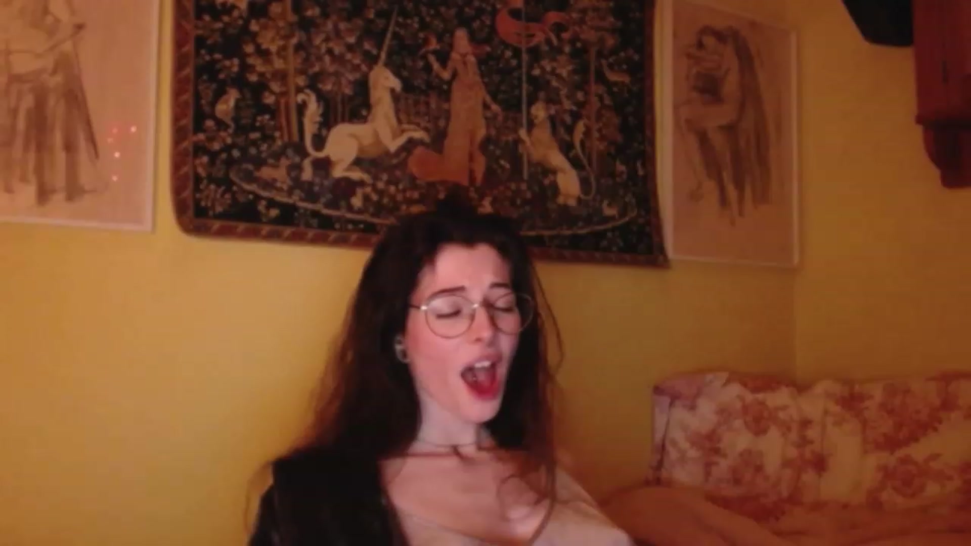 Gallery image thumbnail from viola__'s myfreecams stream on, 02/03/2023, 18:14 image 14 of 20