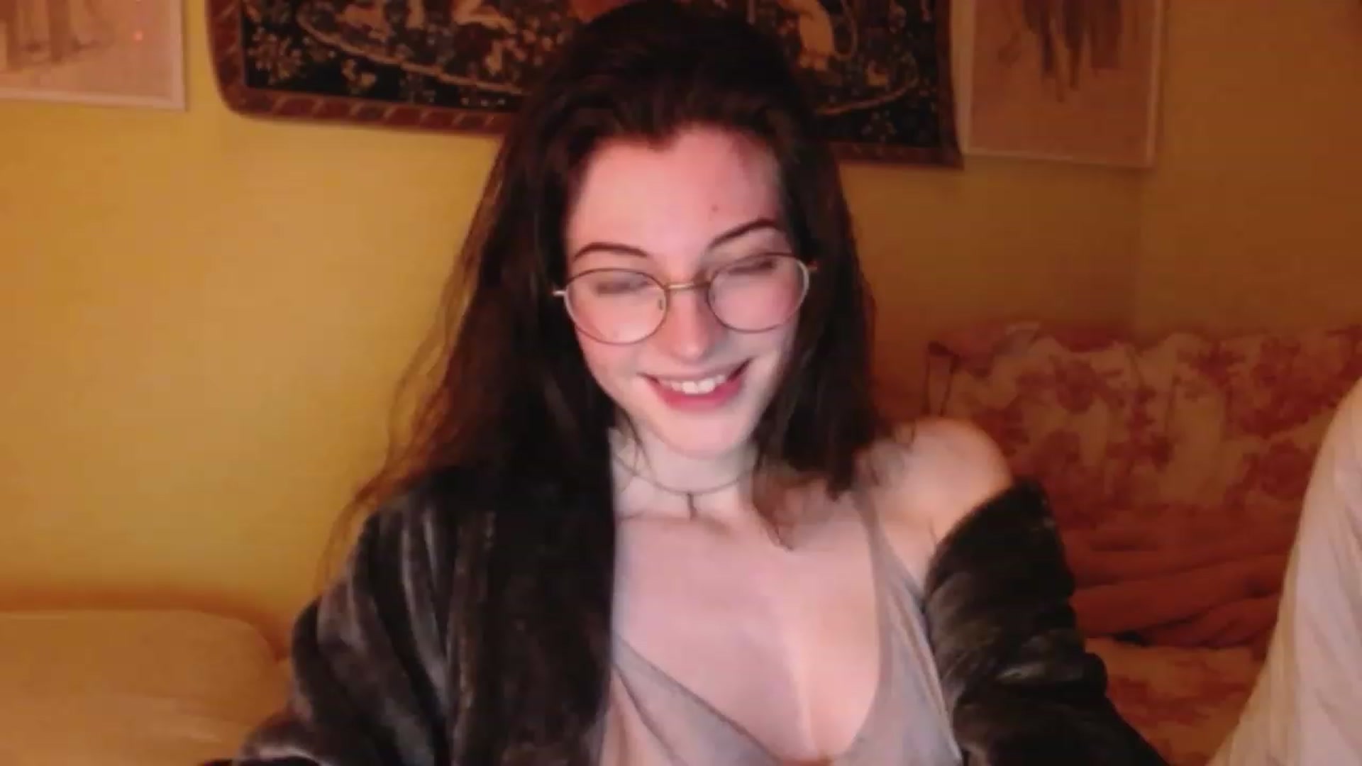 Gallery image thumbnail from viola__'s myfreecams stream on, 02/03/2023, 18:14 image 17 of 20