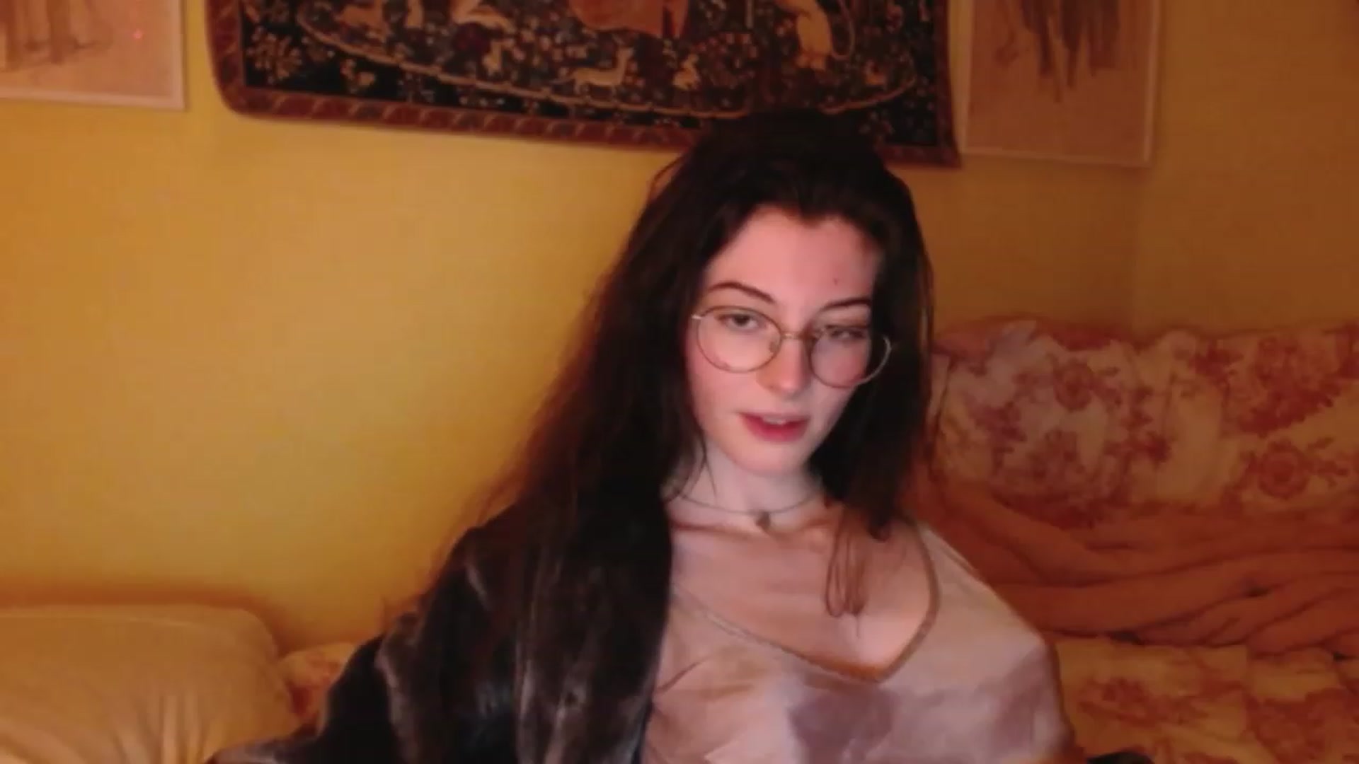 Gallery image thumbnail from viola__'s myfreecams stream on, 02/03/2023, 18:14 image 18 of 20