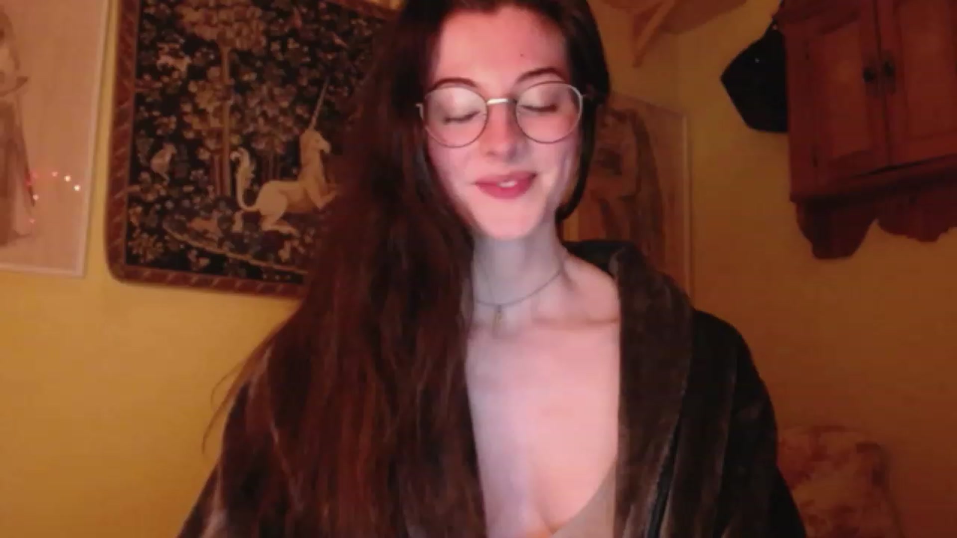 Gallery image thumbnail from viola__'s myfreecams stream on, 02/03/2023, 18:14 image 2 of 20