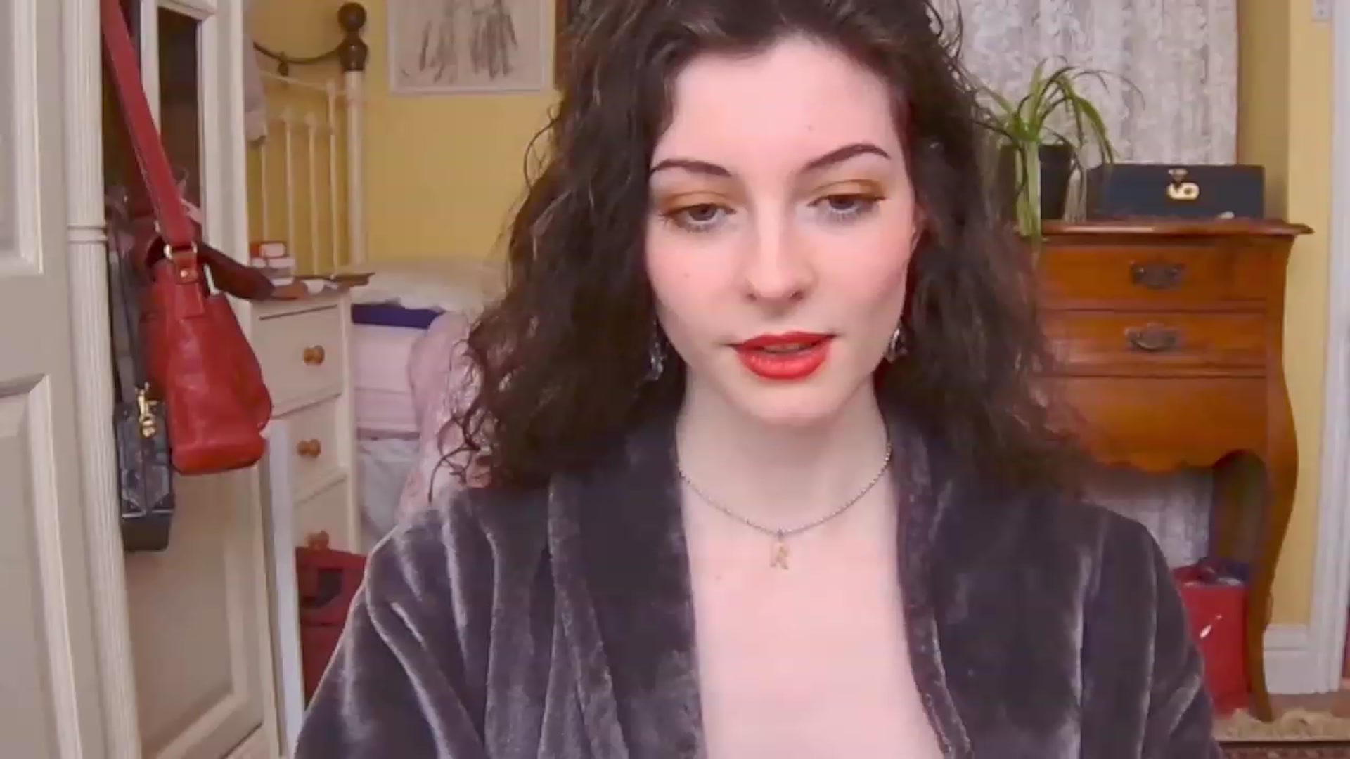 Gallery image thumbnail from viola__'s myfreecams stream on, 02/10/2023, 14:57 image 9 of 20