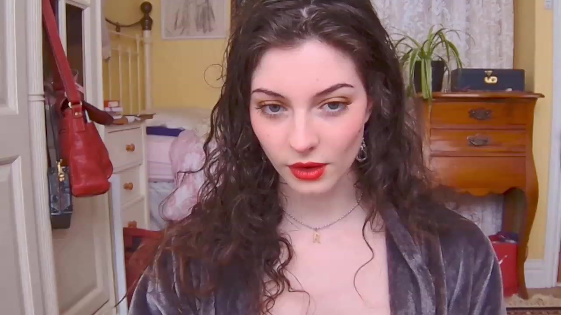 Gallery image thumbnail from viola__'s myfreecams stream on, 02/10/2023, 14:57 image 2 of 20