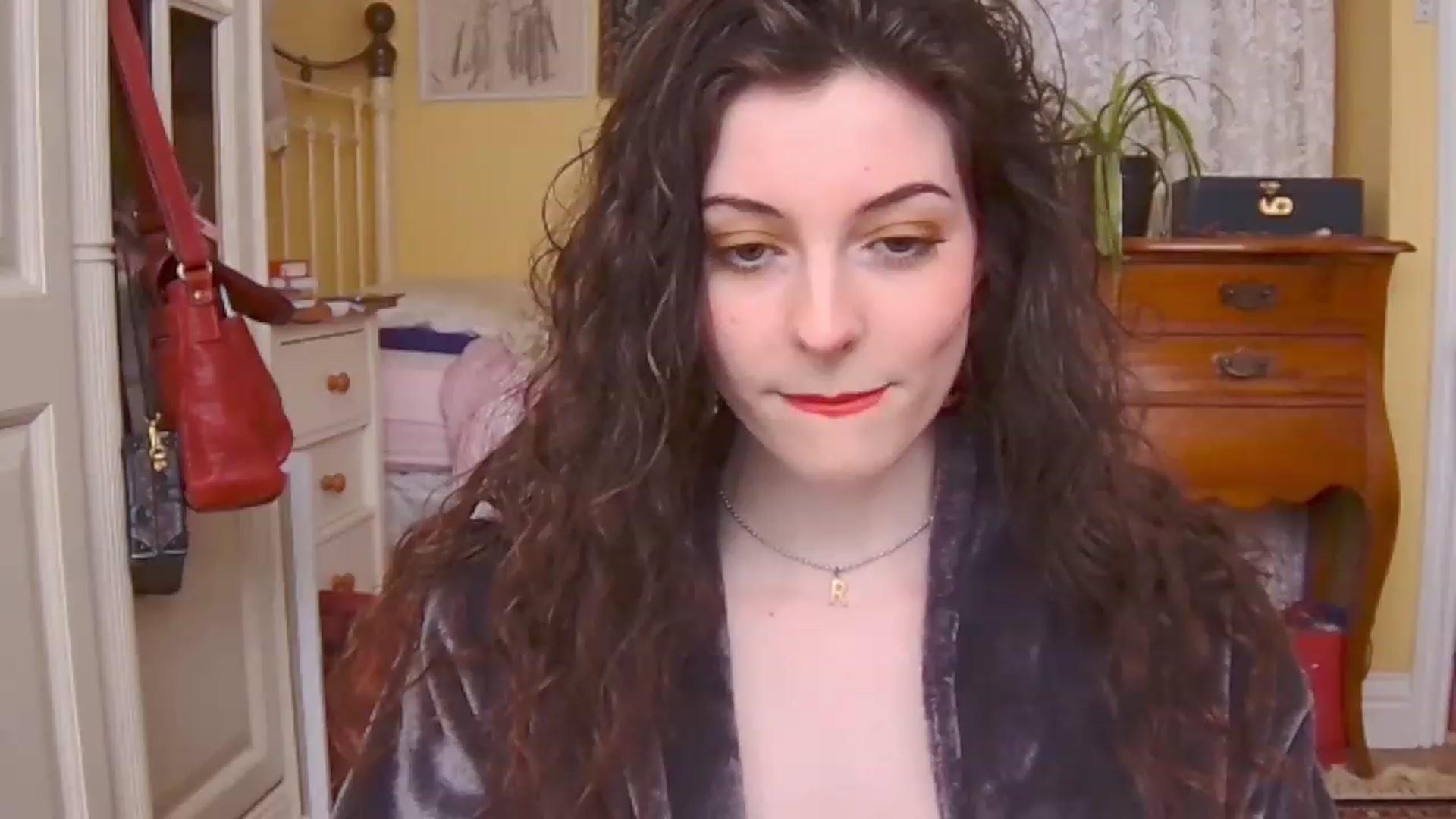 Gallery image thumbnail from viola__'s myfreecams stream on, 02/10/2023, 14:57 image 10 of 20