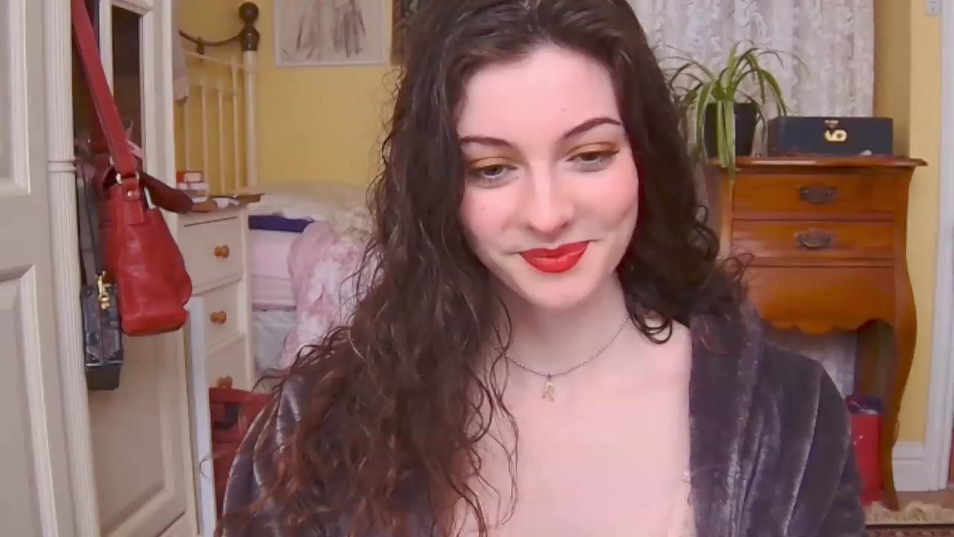 Gallery image thumbnail from viola__'s myfreecams stream on, 02/10/2023, 14:57 image 6 of 20