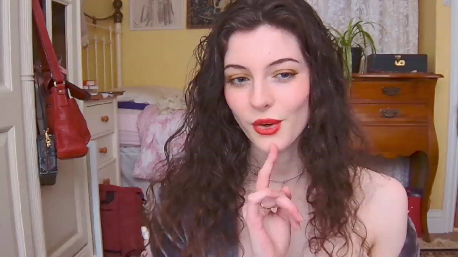 Gallery image thumbnail from viola__'s myfreecams stream on, 02/10/2023, 14:57 image 16 of 20