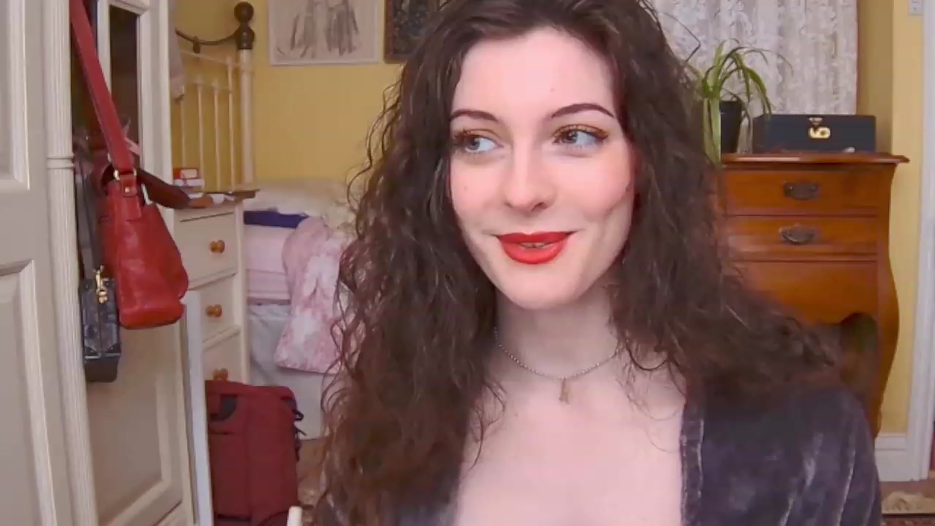 Gallery image thumbnail from viola__'s myfreecams stream on, 02/10/2023, 14:57 image 12 of 20