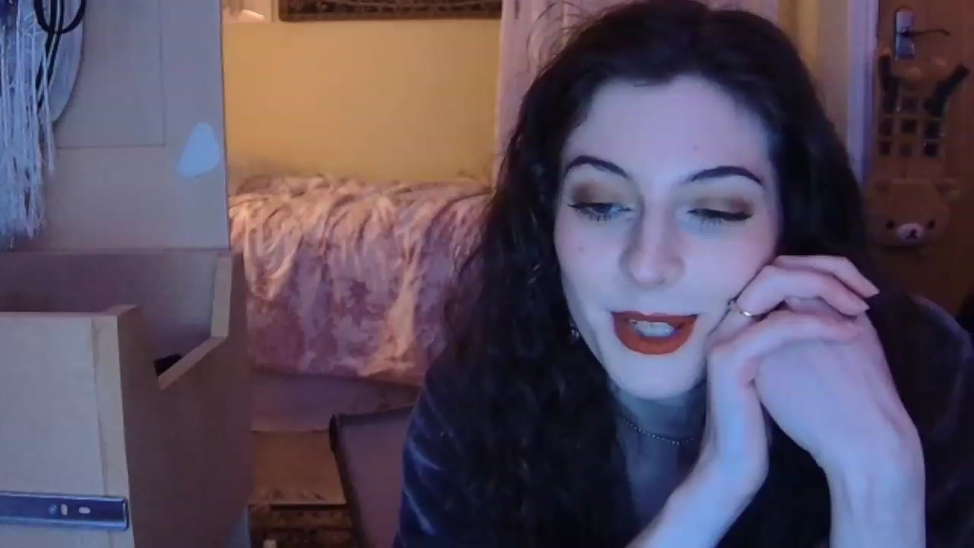 Gallery image thumbnail from viola__'s myfreecams stream on, 02/10/2023, 17:49 image 5 of 20