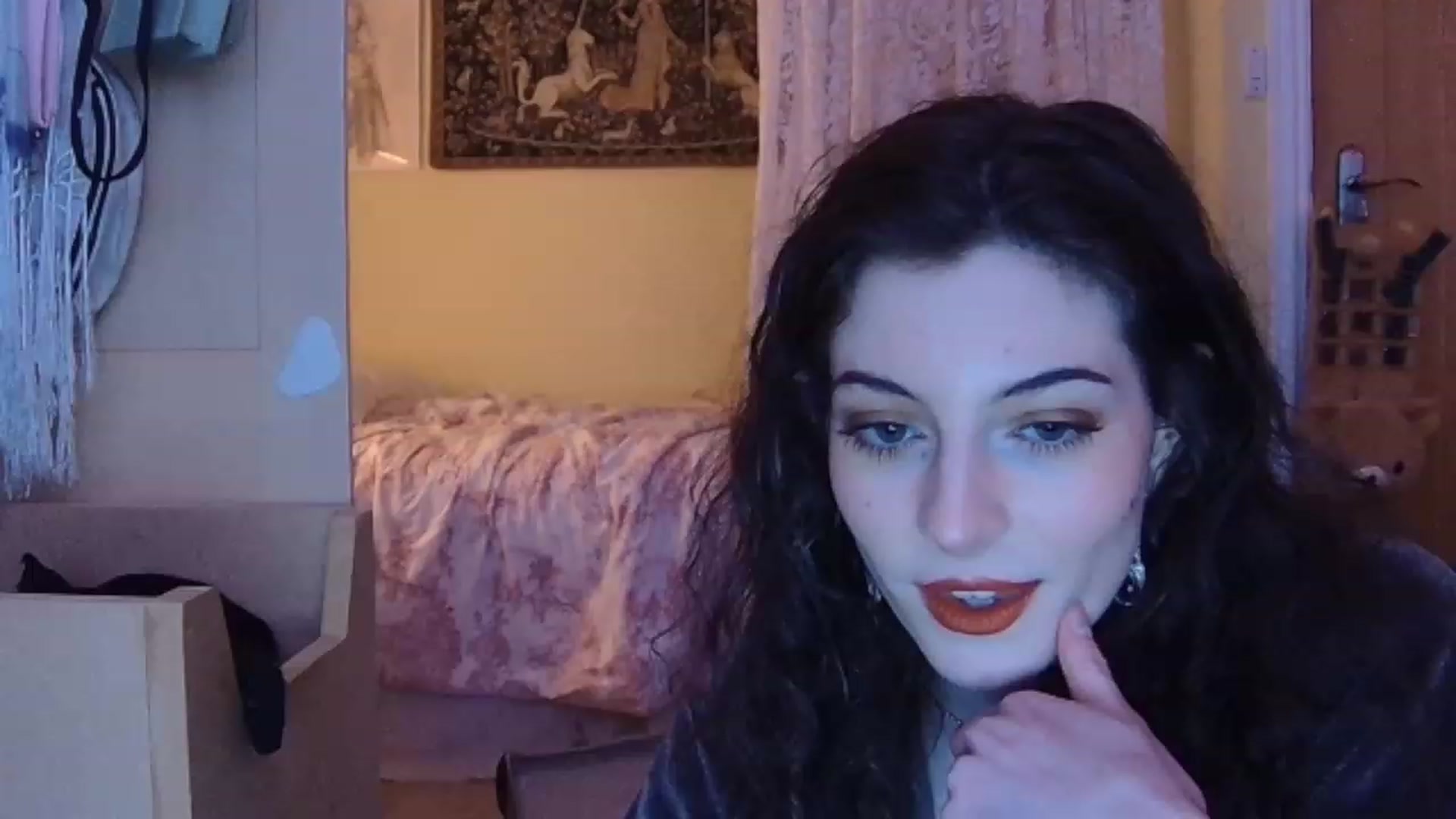 Gallery image thumbnail from viola__'s myfreecams stream on, 02/10/2023, 17:49 image 3 of 20