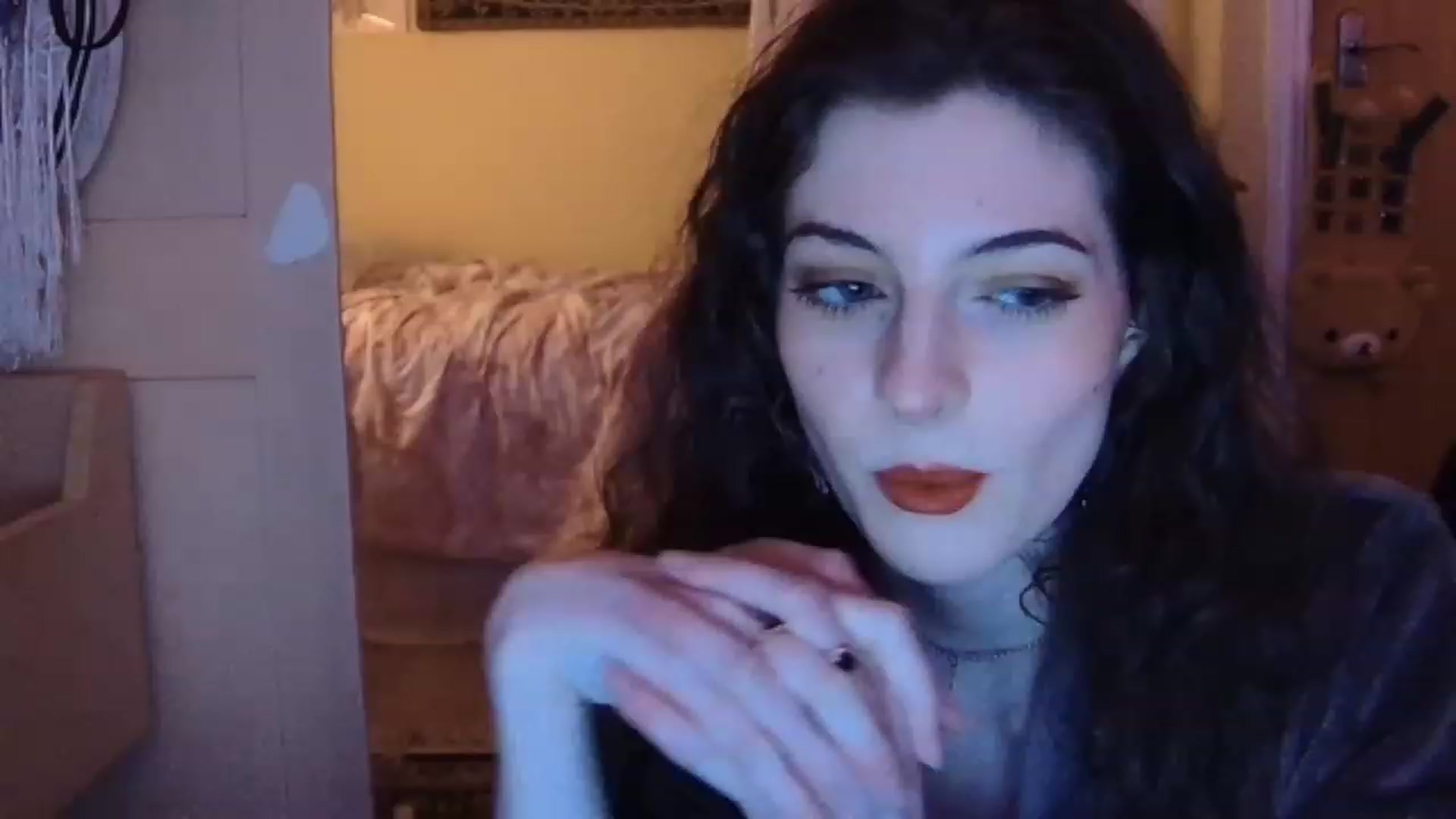 Gallery image thumbnail from viola__'s myfreecams stream on, 02/10/2023, 17:49 image 12 of 20