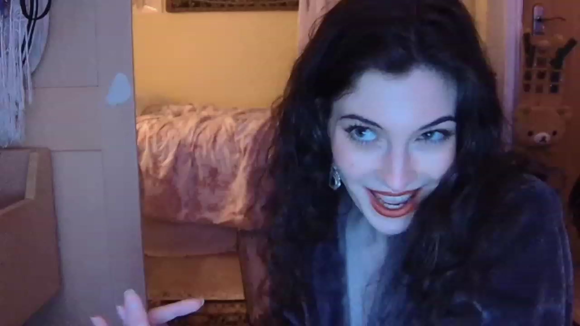 Gallery image thumbnail from viola__'s myfreecams stream on, 02/10/2023, 17:49 image 9 of 20