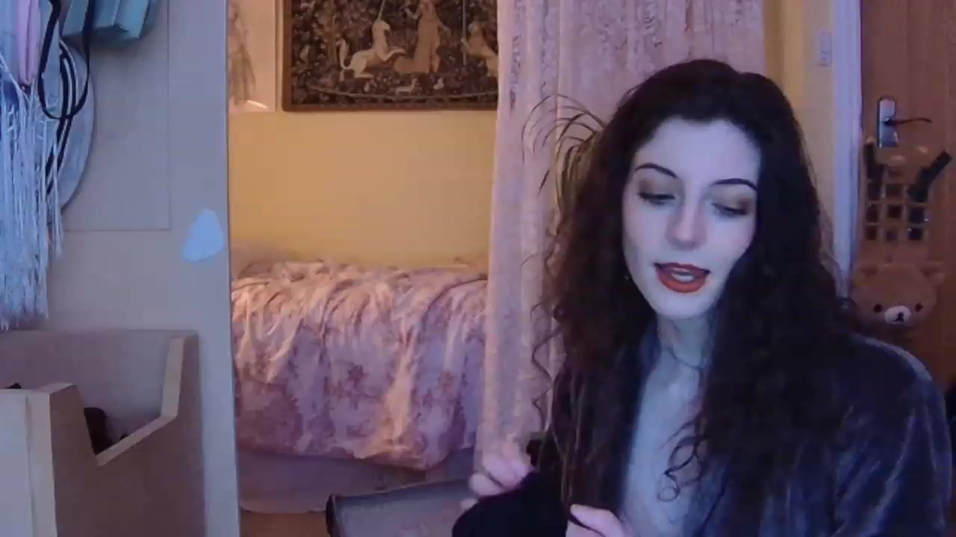 Gallery image thumbnail from viola__'s myfreecams stream on, 02/10/2023, 17:49 image 2 of 20