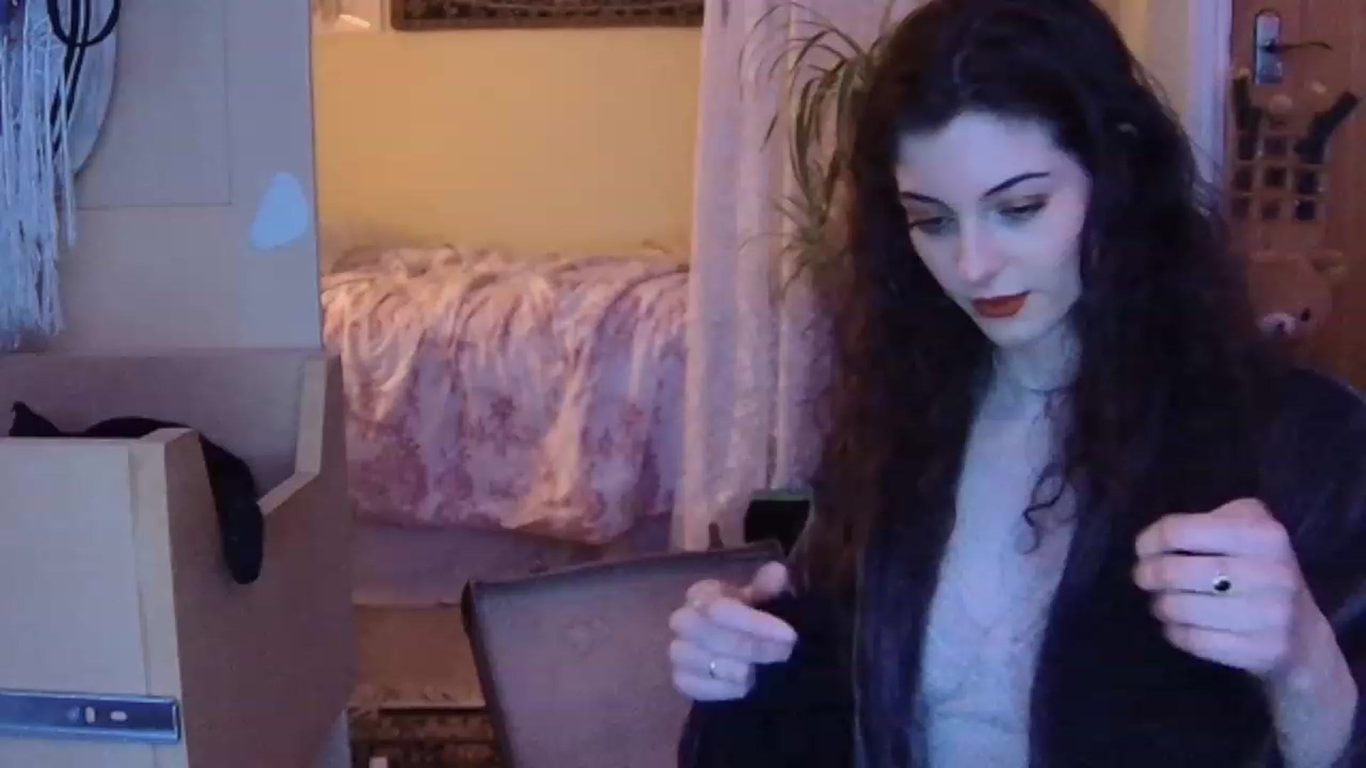 Gallery image thumbnail from viola__'s myfreecams stream on, 02/10/2023, 17:49 image 4 of 20