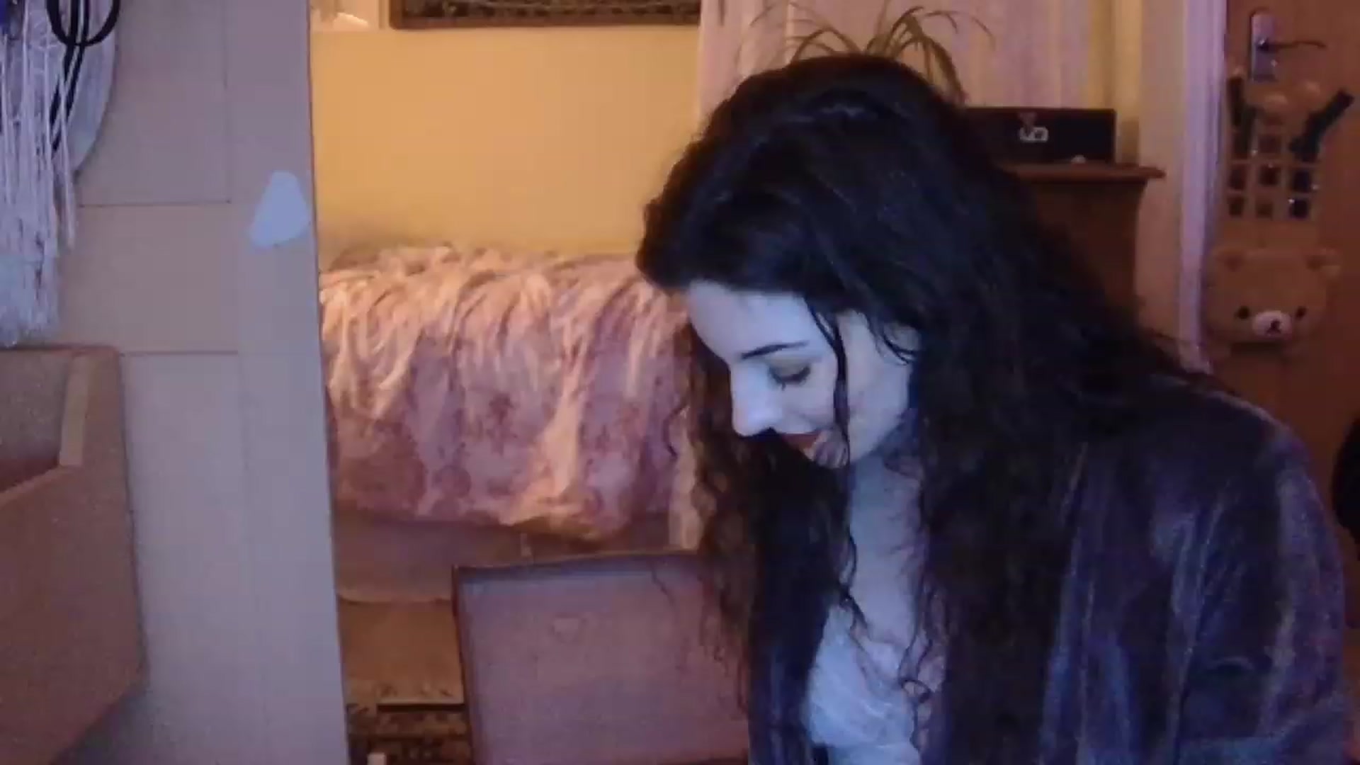 Gallery image thumbnail from viola__'s myfreecams stream on, 02/10/2023, 17:49 image 13 of 20