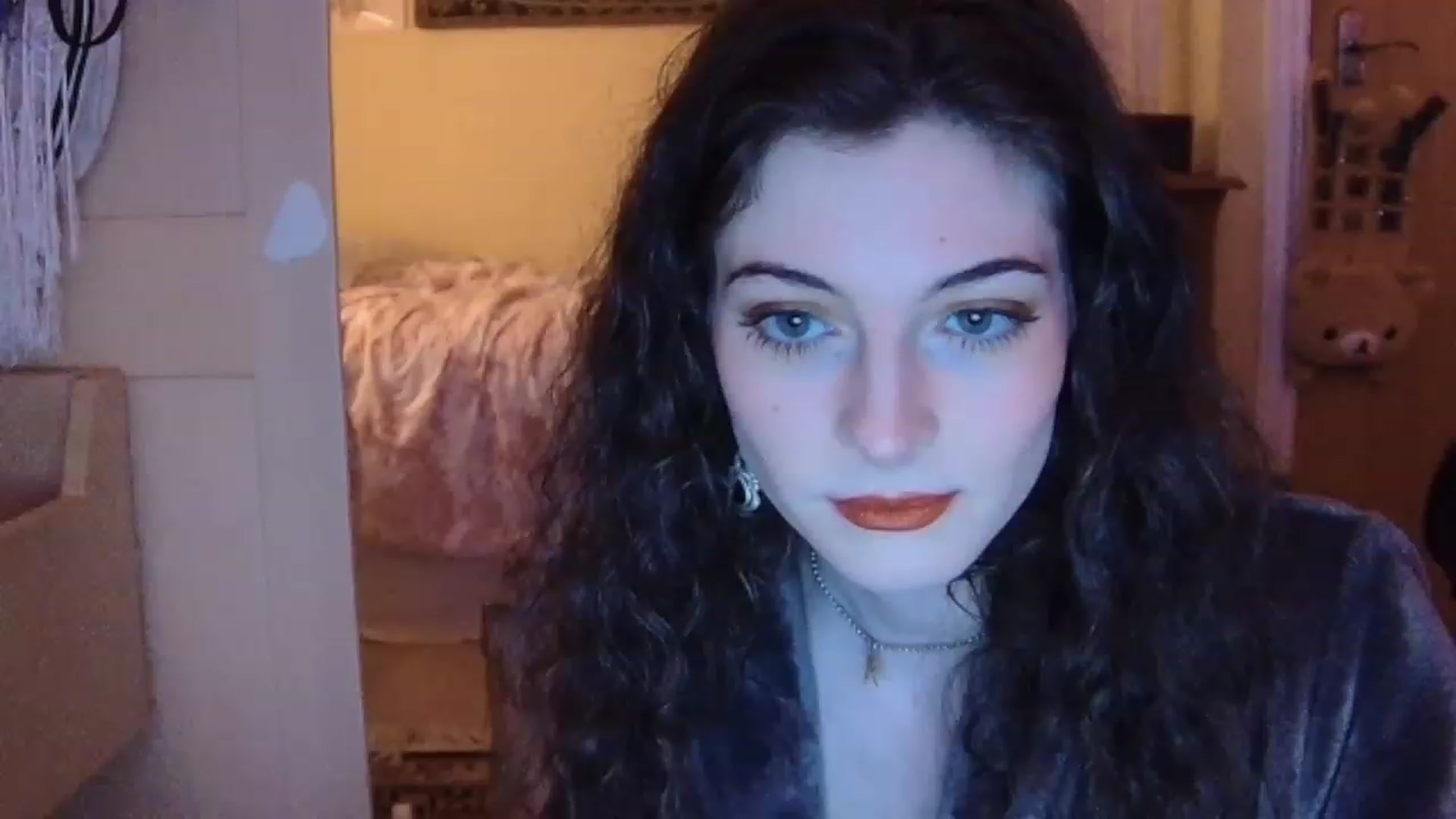 Gallery image thumbnail from viola__'s myfreecams stream on, 02/10/2023, 17:49 image 14 of 20