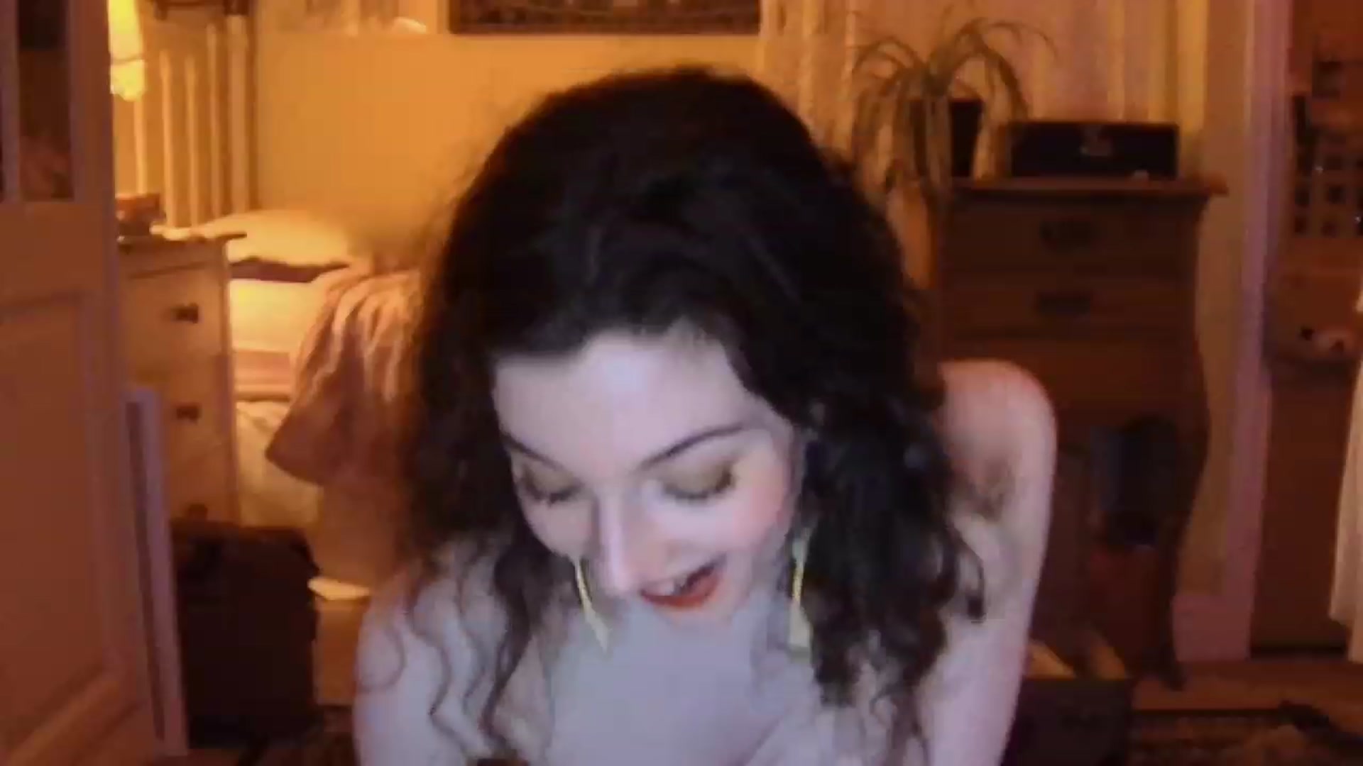 Gallery image thumbnail from viola__'s myfreecams stream on, 02/10/2023, 19:42 image 15 of 20