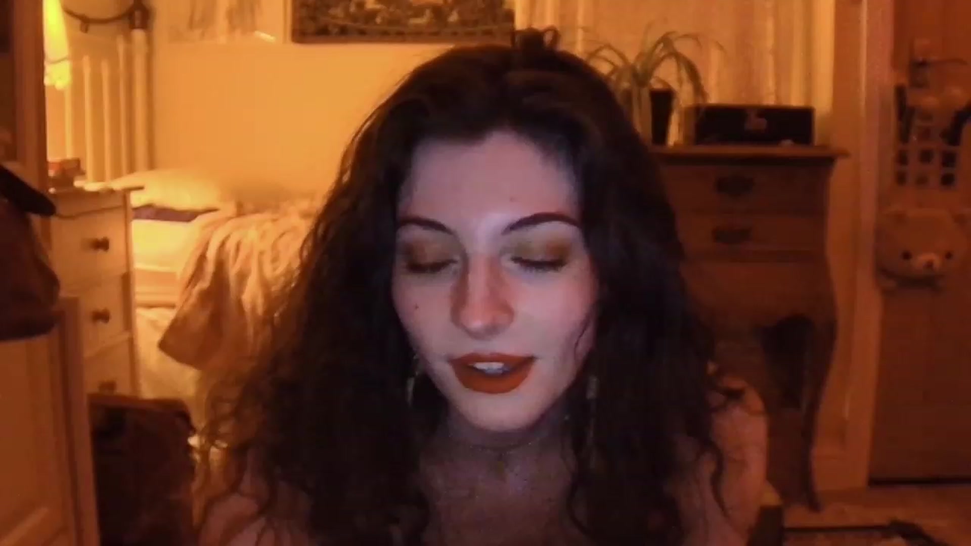 Gallery image thumbnail from viola__'s myfreecams stream on, 02/10/2023, 19:42 image 11 of 20