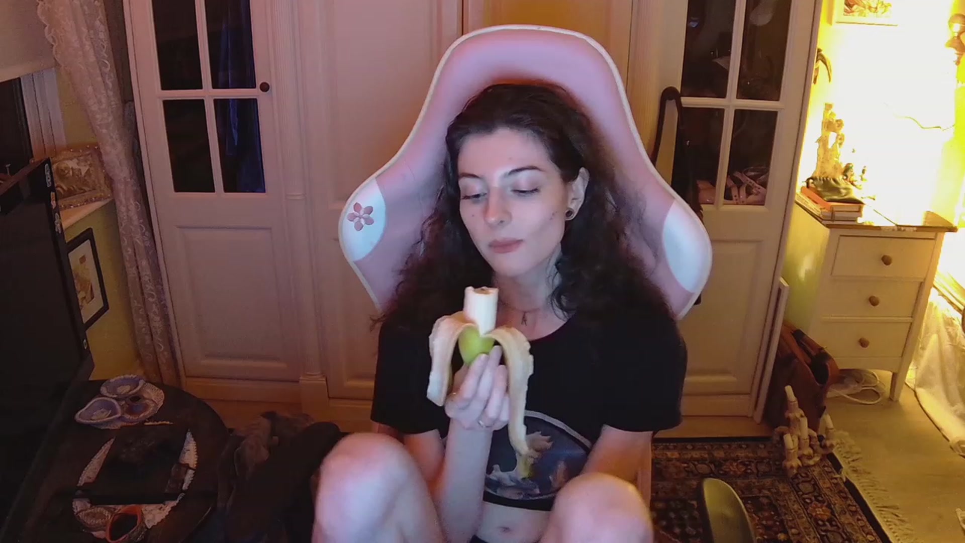Gallery image thumbnail from viola__'s myfreecams stream on, 02/15/2023, 23:23 image 20 of 20