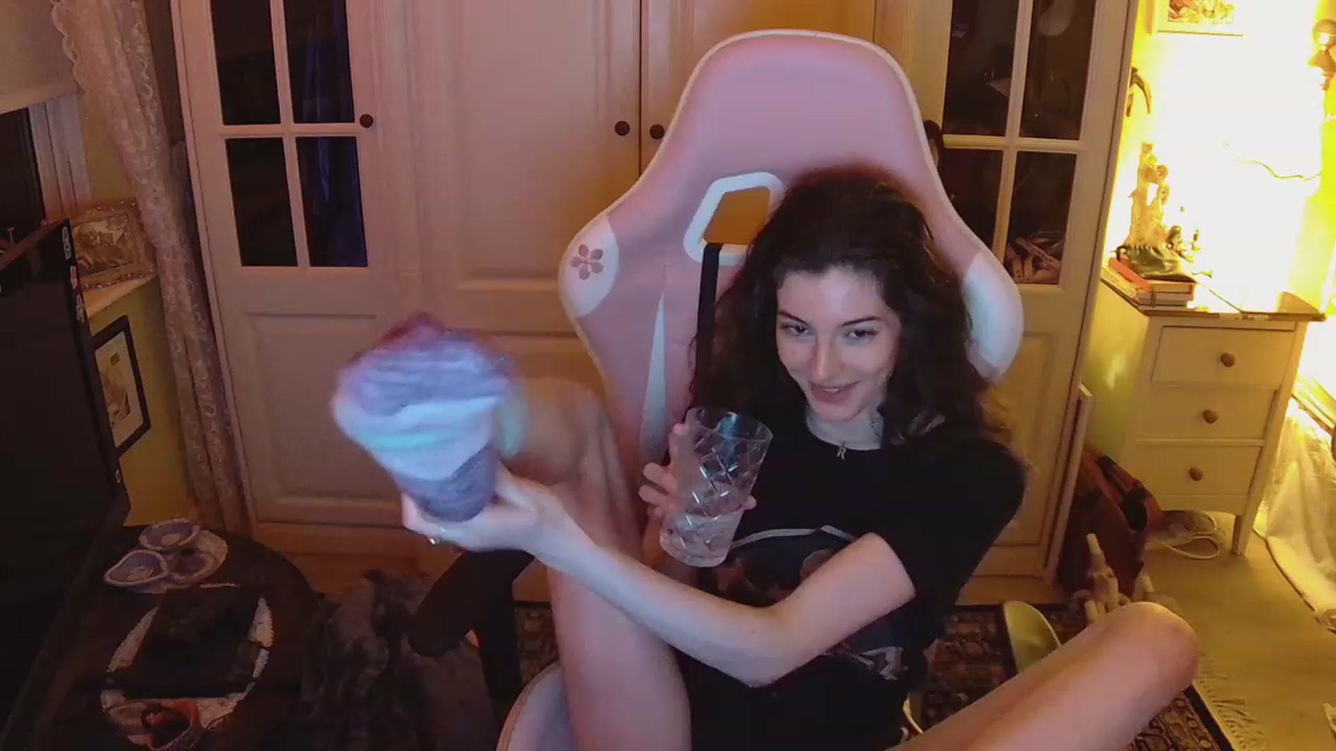 Gallery image thumbnail from viola__'s myfreecams stream on, 02/15/2023, 23:23 image 15 of 20