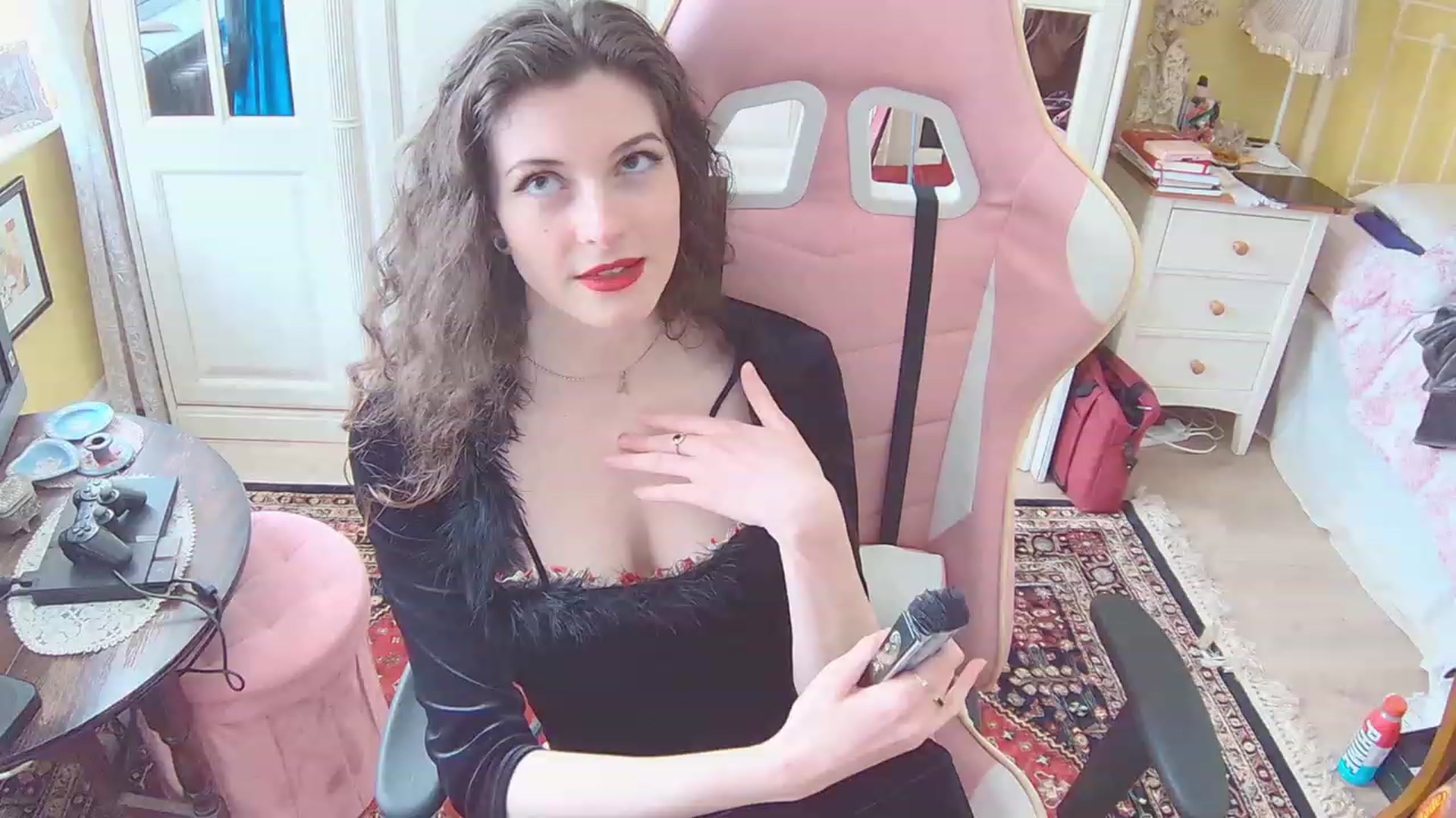 Gallery image thumbnail from viola__'s myfreecams stream on, 02/17/2023, 15:14 image 18 of 20