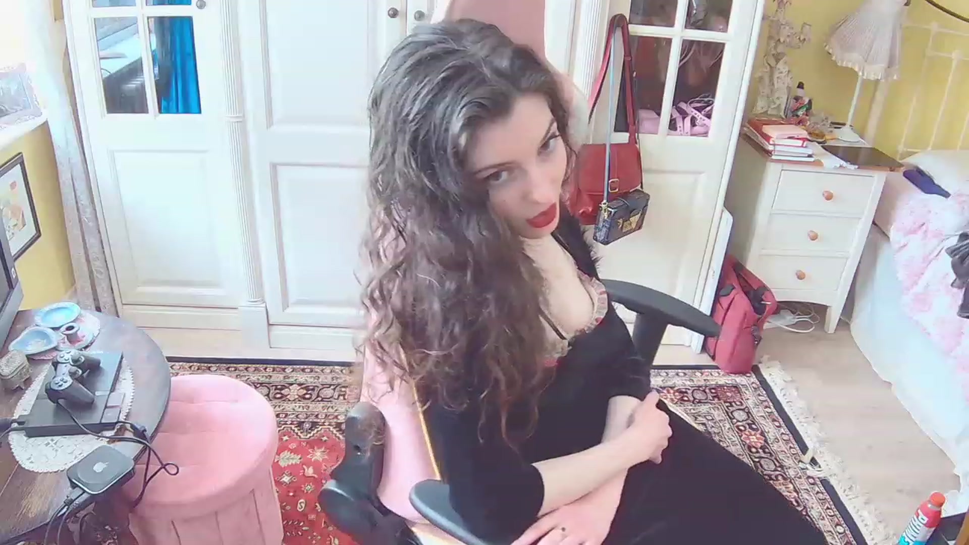 Gallery image thumbnail from viola__'s myfreecams stream on, 02/17/2023, 15:14 image 8 of 20