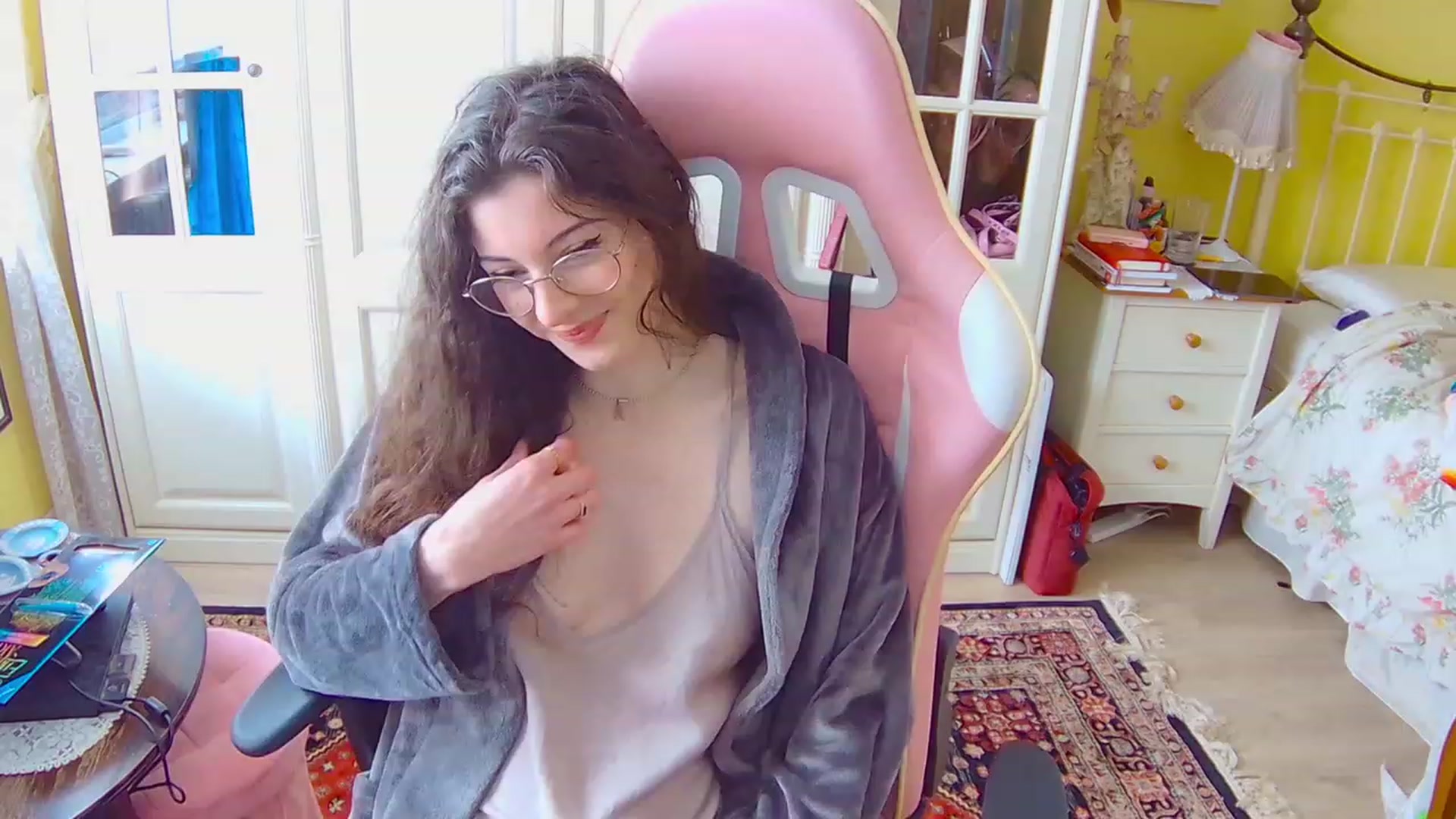 Gallery image thumbnail from viola__'s myfreecams stream on, 02/22/2023, 12:45 image 12 of 20