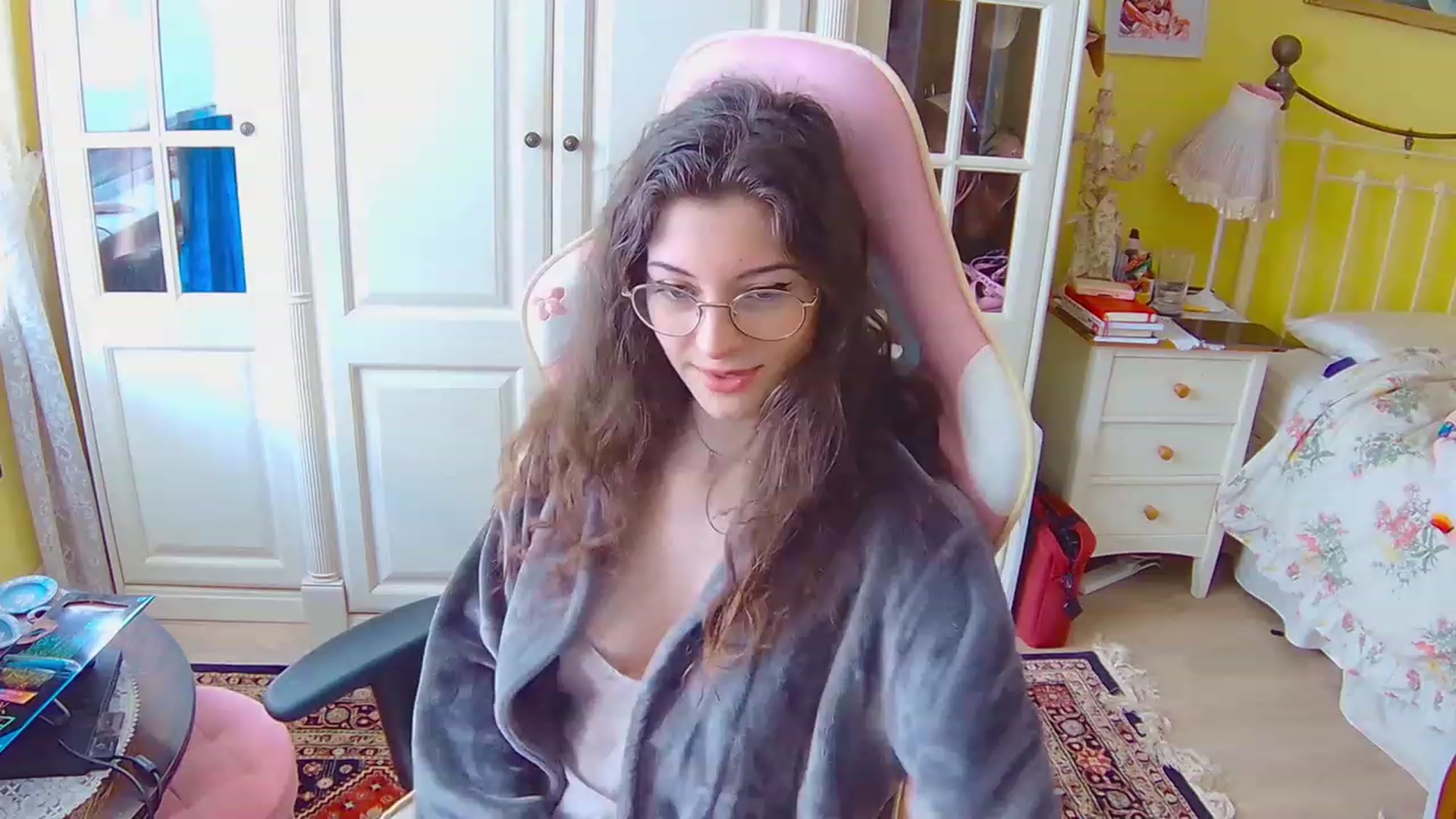 Gallery image thumbnail from viola__'s myfreecams stream on, 02/22/2023, 12:45 image 8 of 20