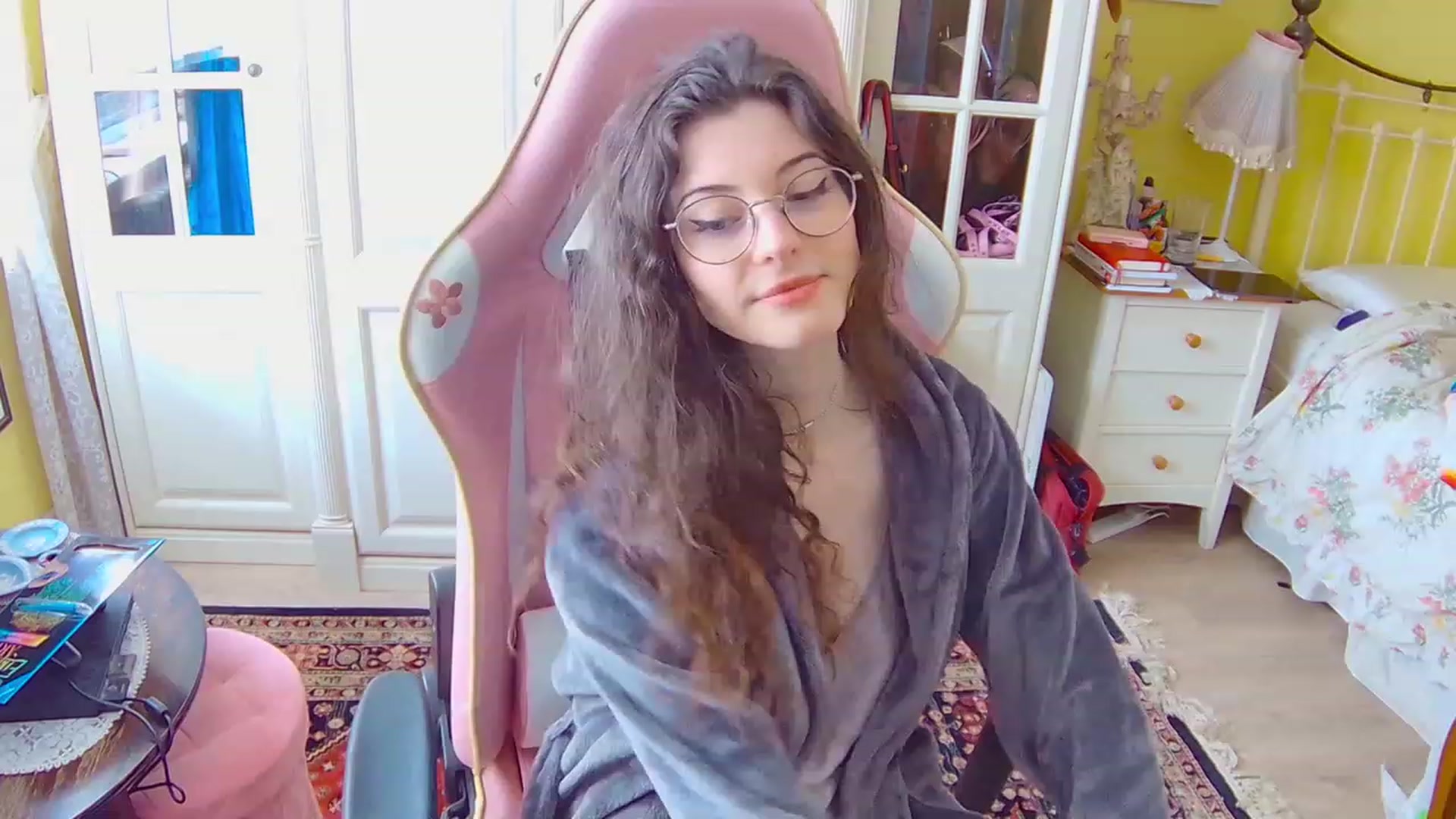 Gallery image thumbnail from viola__'s myfreecams stream on, 02/22/2023, 12:45 image 13 of 20
