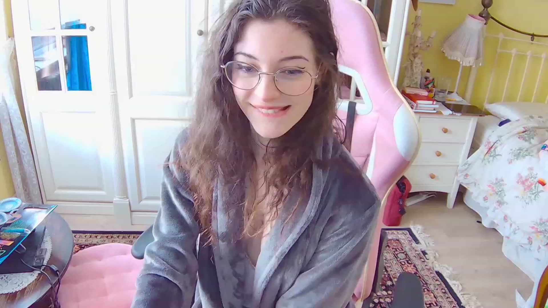 Gallery image thumbnail from viola__'s myfreecams stream on, 02/22/2023, 12:45 image 3 of 20