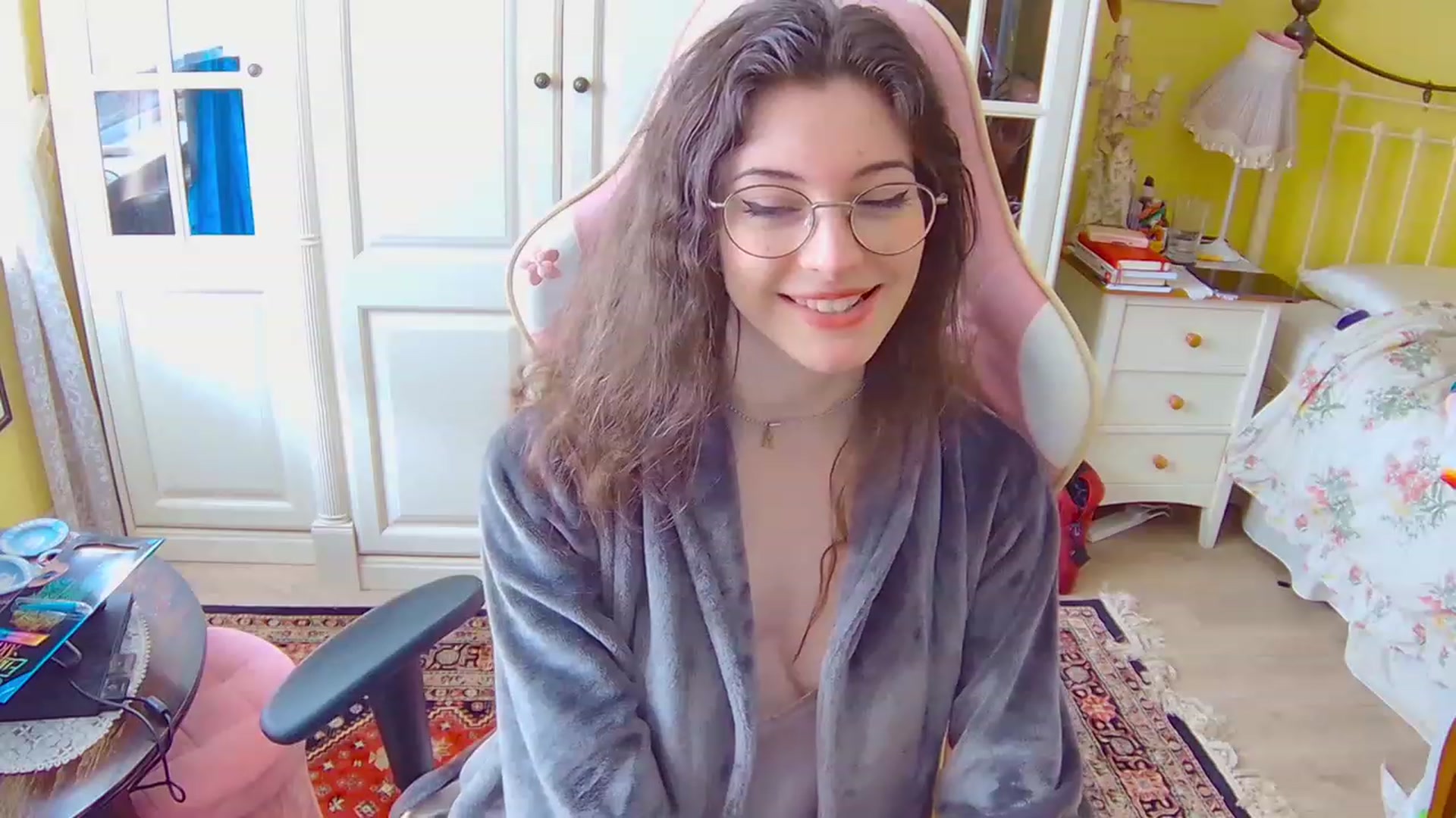 Gallery image thumbnail from viola__'s myfreecams stream on, 02/22/2023, 12:45 image 17 of 20