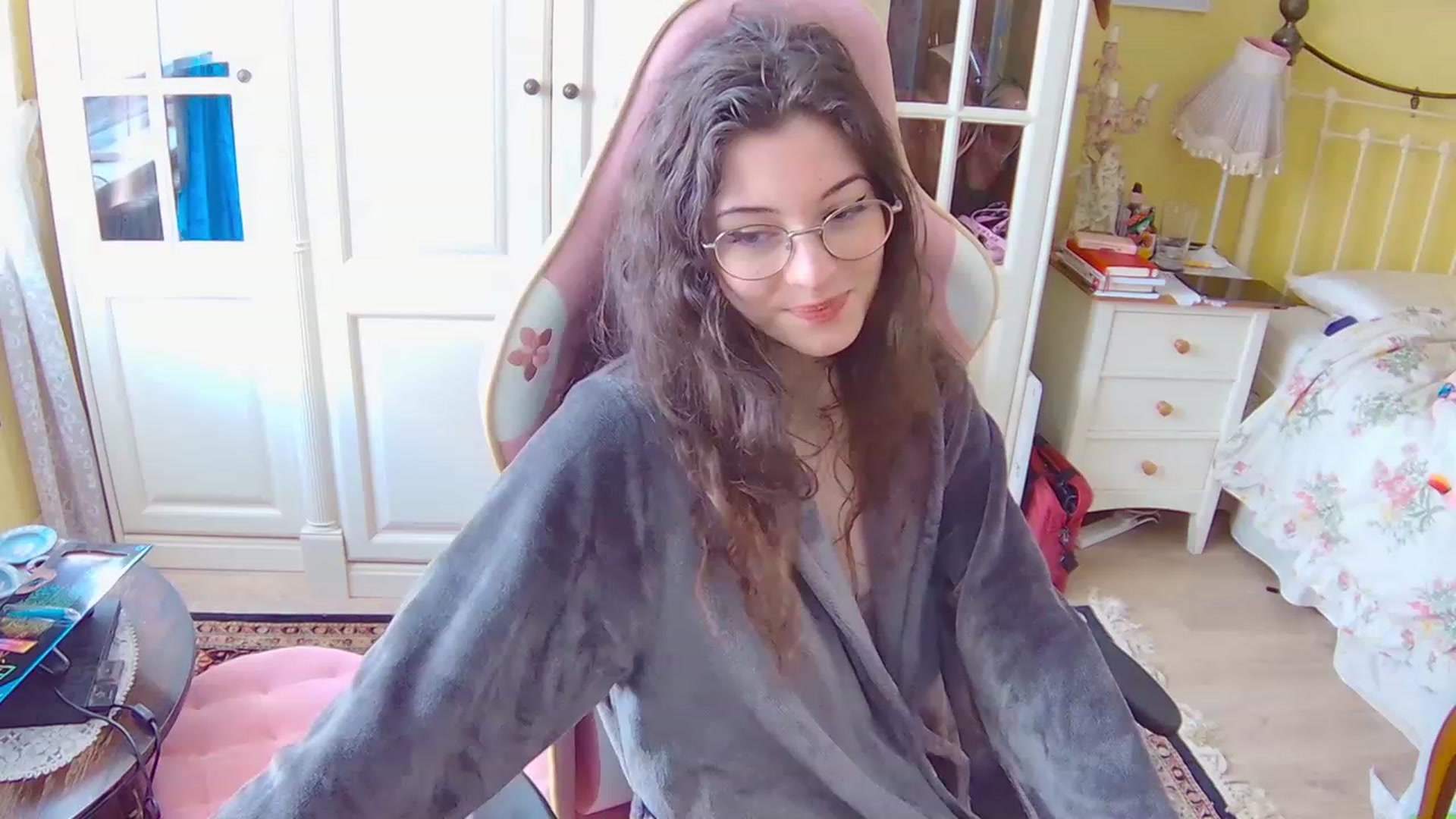Gallery image thumbnail from viola__'s myfreecams stream on, 02/22/2023, 12:45 image 4 of 20