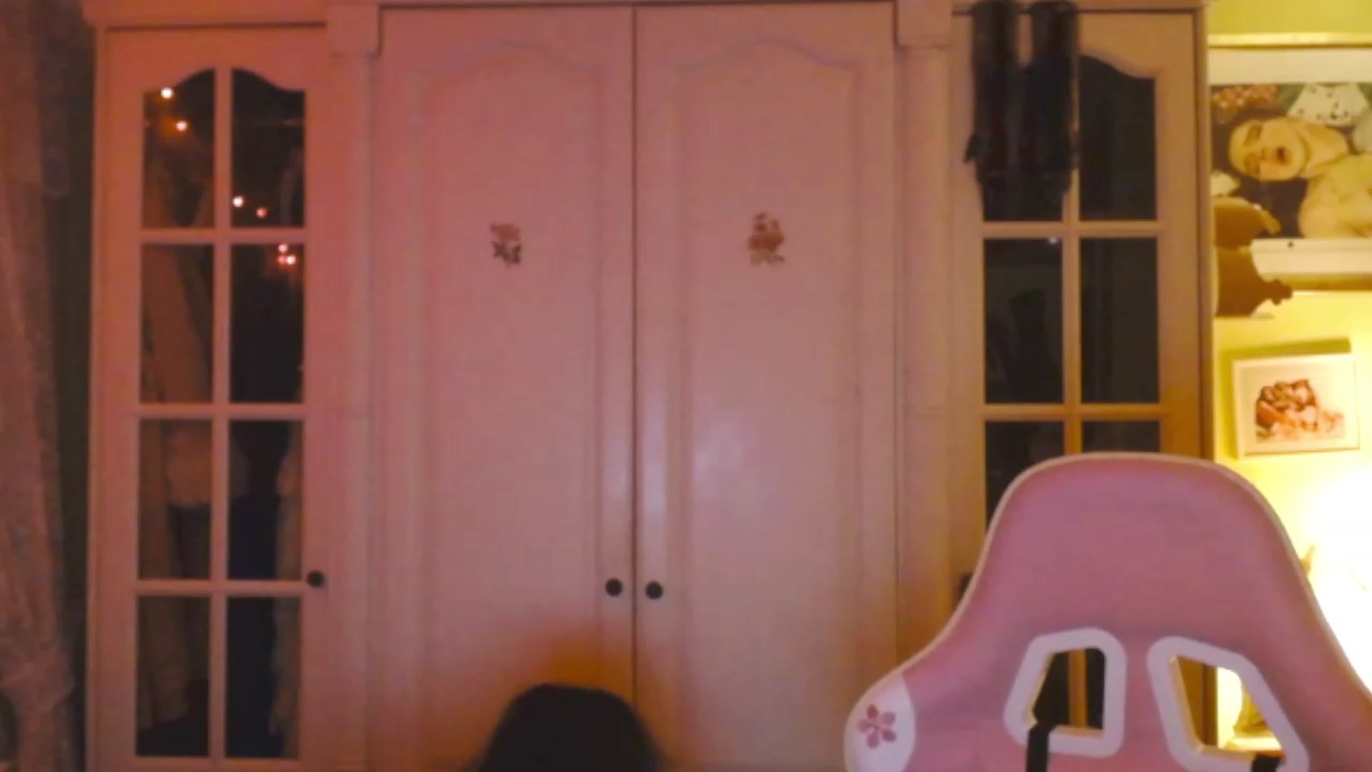 Gallery image thumbnail from viola__'s myfreecams stream on, 03/01/2023, 22:35 image 16 of 20