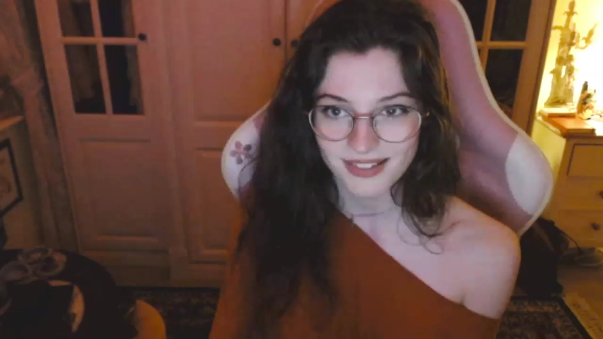 Gallery image thumbnail from viola__'s myfreecams stream on, 03/01/2023, 22:35 image 13 of 20