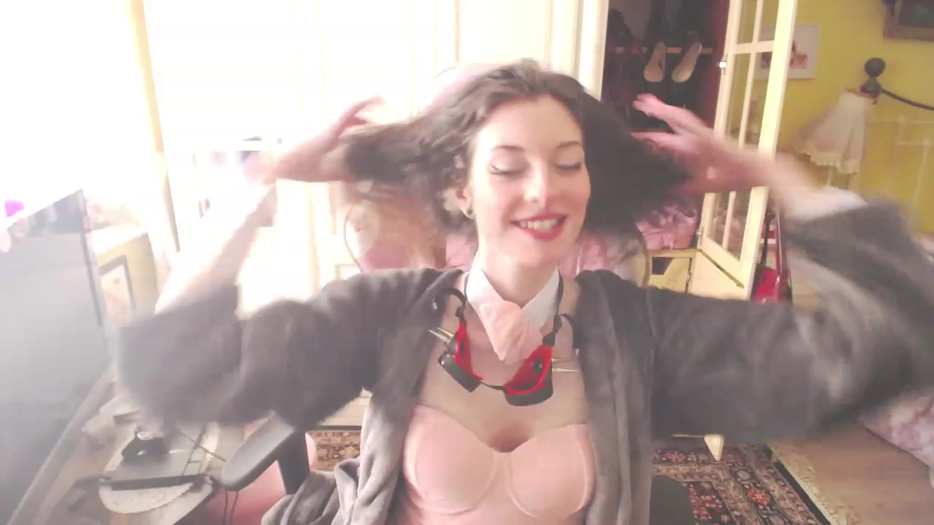 Gallery image thumbnail from viola__'s myfreecams stream on, 03/03/2023, 14:50 image 17 of 20