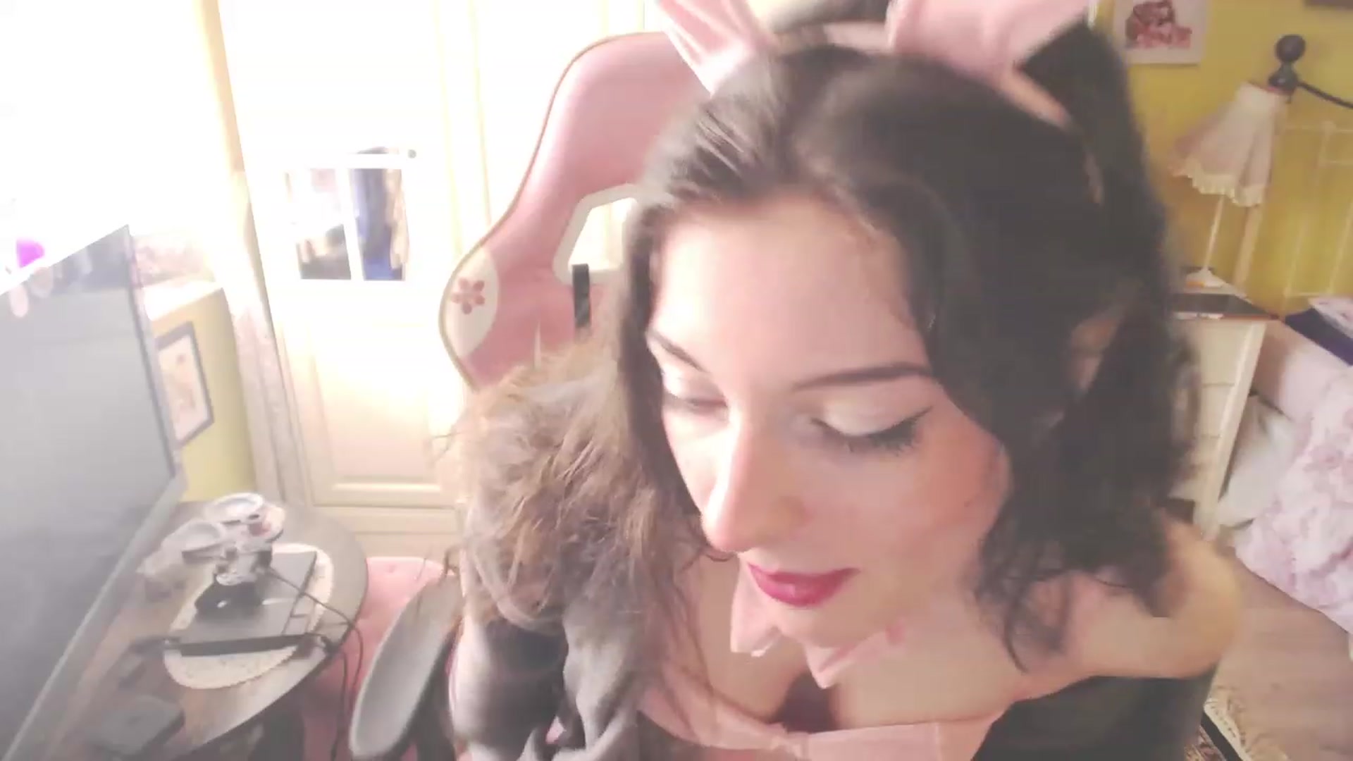 Gallery image thumbnail from viola__'s myfreecams stream on, 03/03/2023, 14:50 image 19 of 20