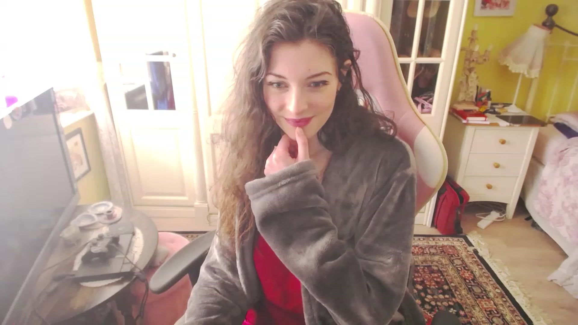 Gallery image thumbnail from viola__'s myfreecams stream on, 03/08/2023, 15:42 image 10 of 20