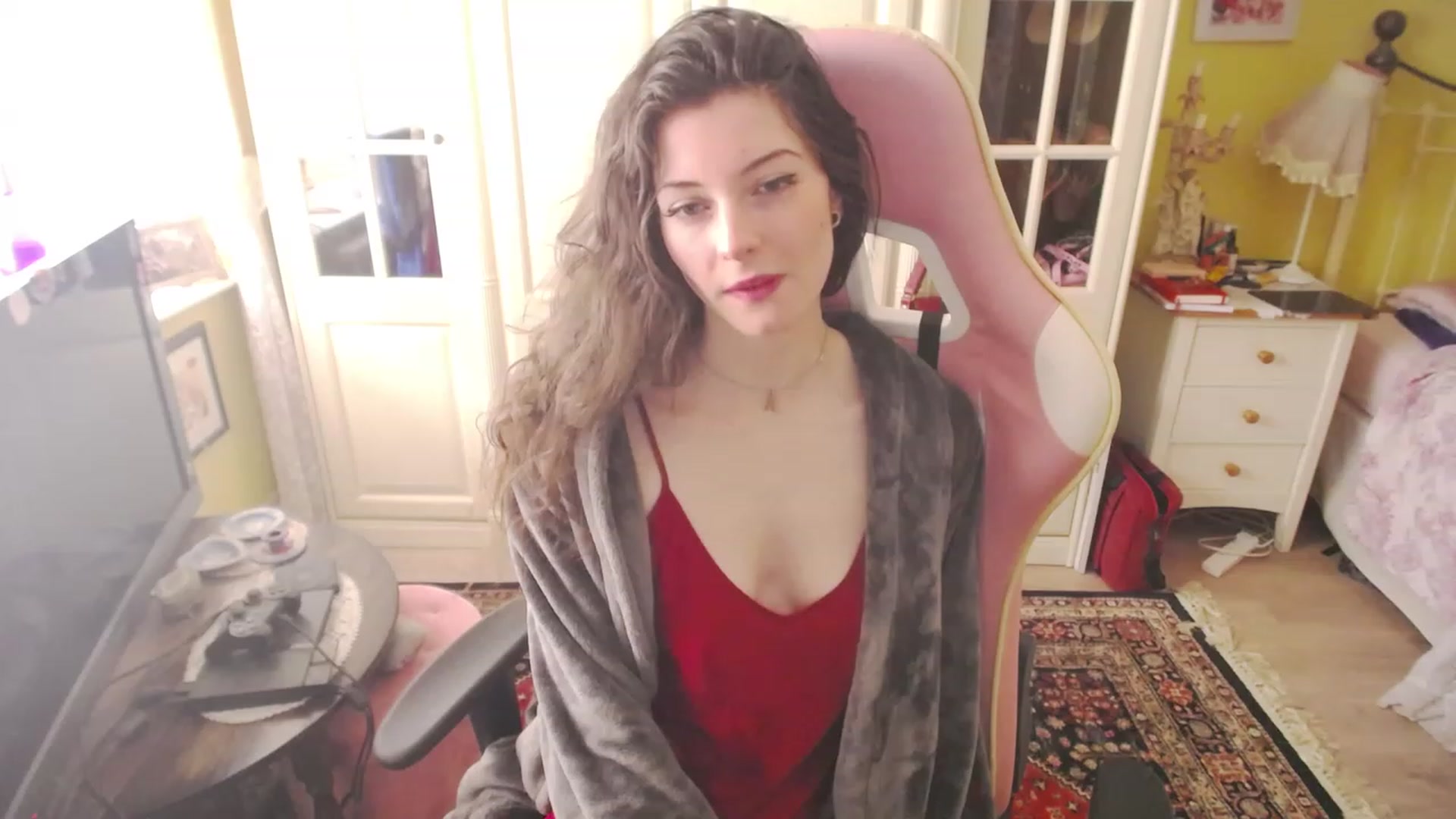 Gallery image thumbnail from viola__'s myfreecams stream on, 03/08/2023, 15:42 image 8 of 20