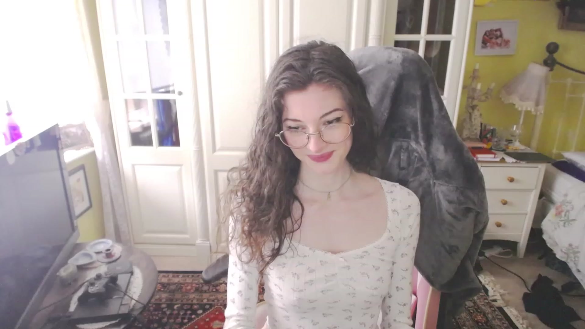 Gallery image thumbnail from viola__'s myfreecams stream on, 03/09/2023, 16:55 image 12 of 20
