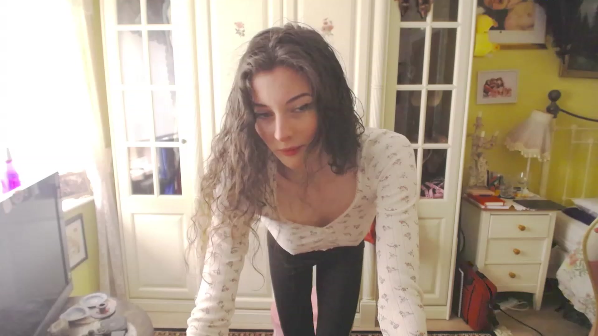 Gallery image thumbnail from viola__'s myfreecams stream on, 03/09/2023, 16:55 image 4 of 20