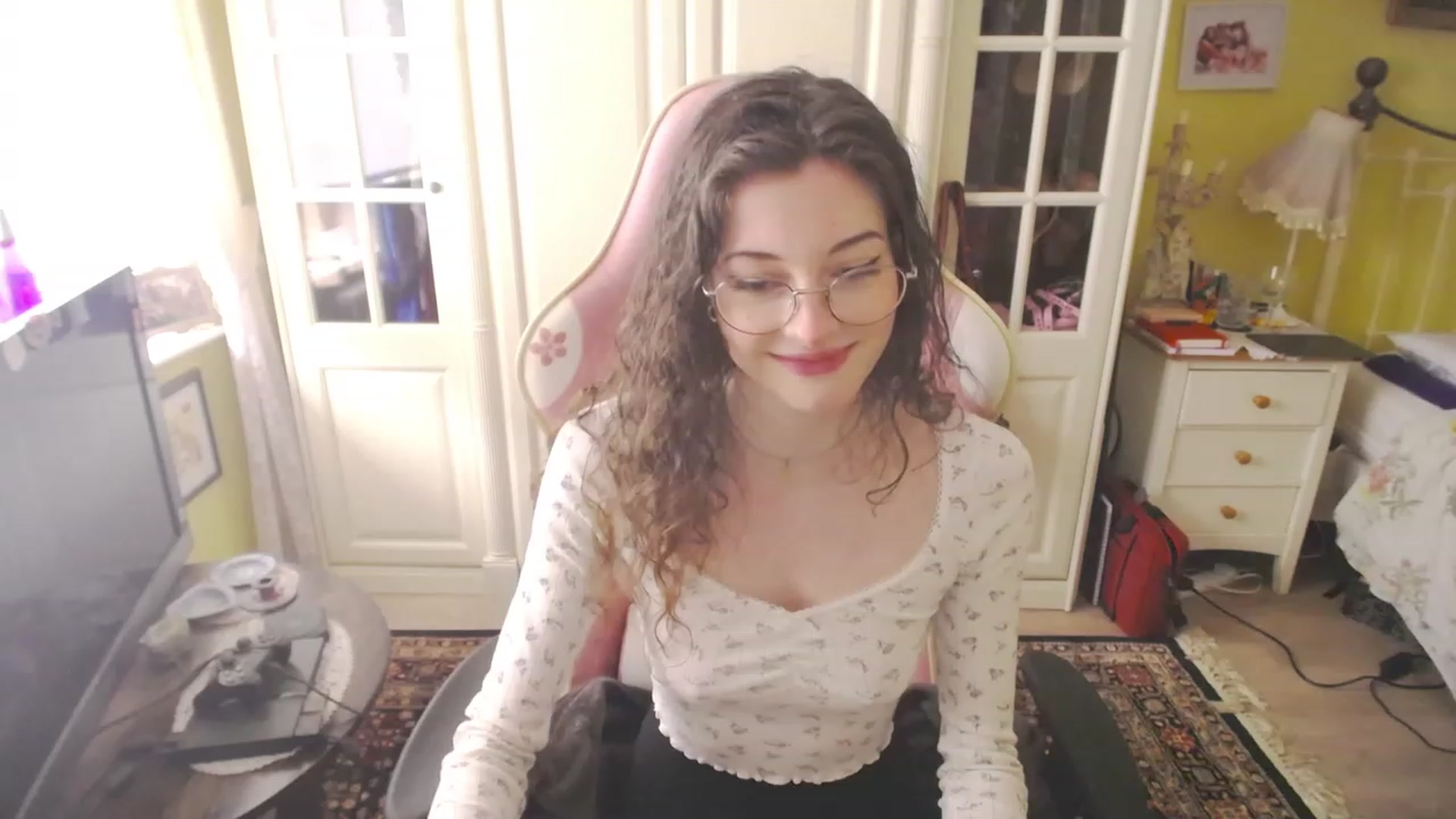 Gallery image thumbnail from viola__'s myfreecams stream on, 03/09/2023, 16:55 image 2 of 20