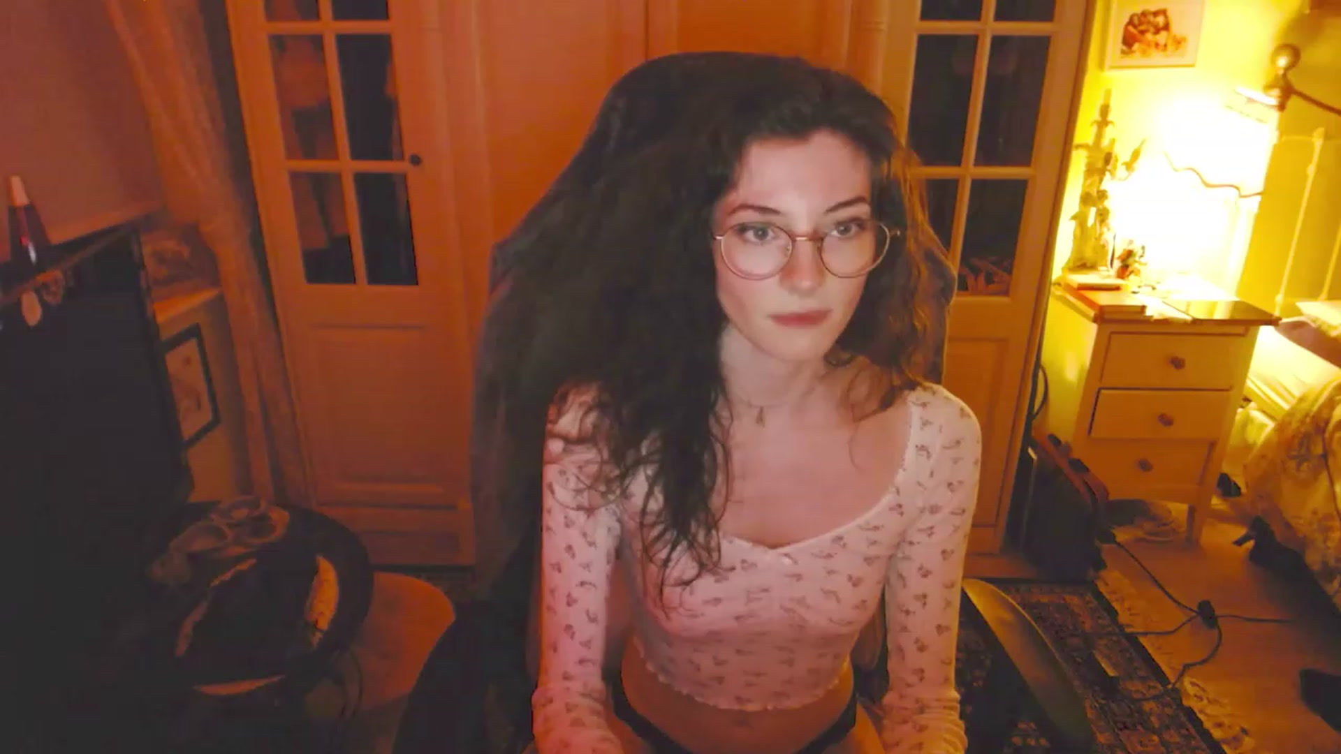 Gallery image thumbnail from viola__'s myfreecams stream on, 03/09/2023, 21:09 image 19 of 20